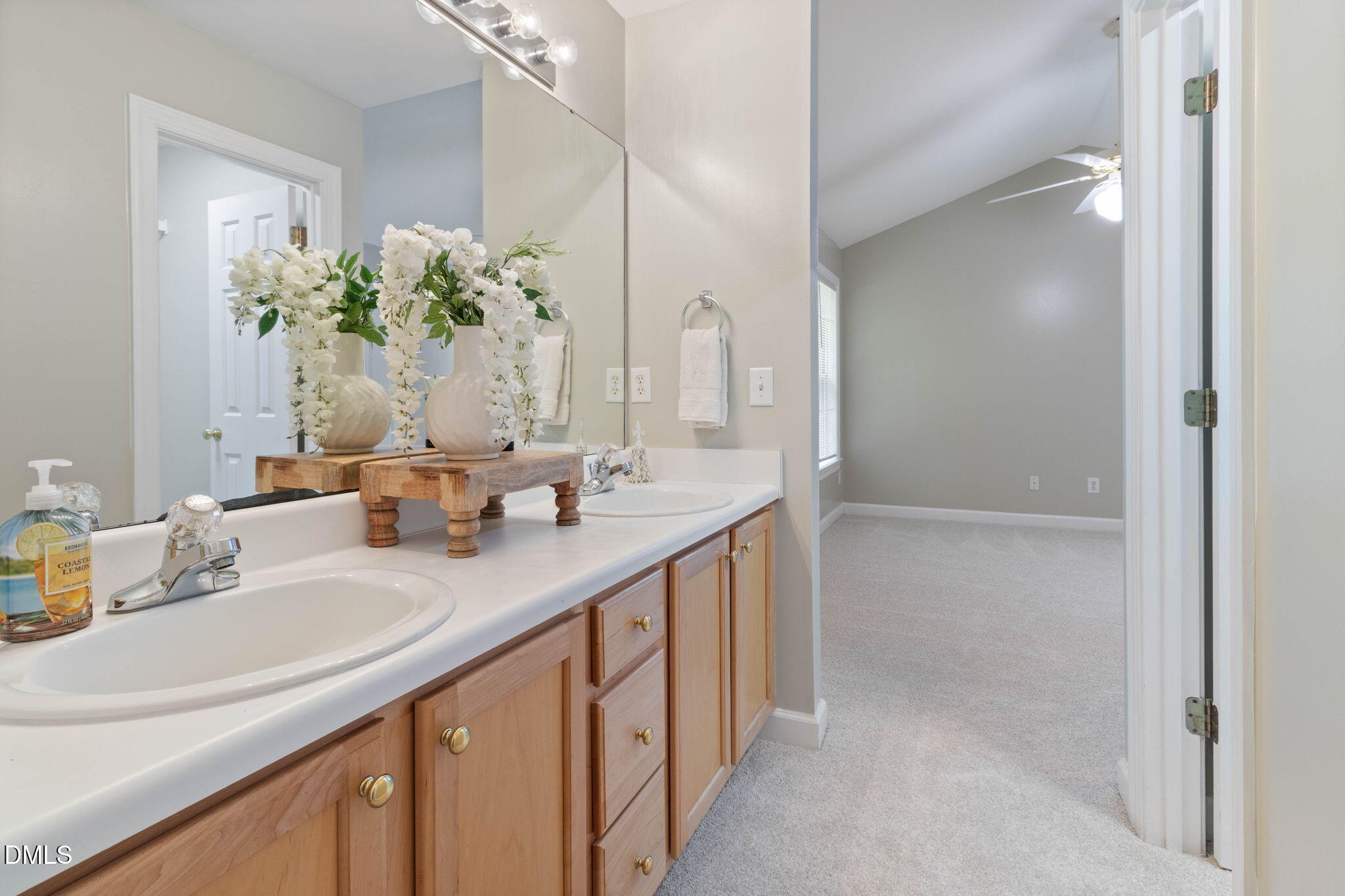 1513 Solunar Court Property Photo 31