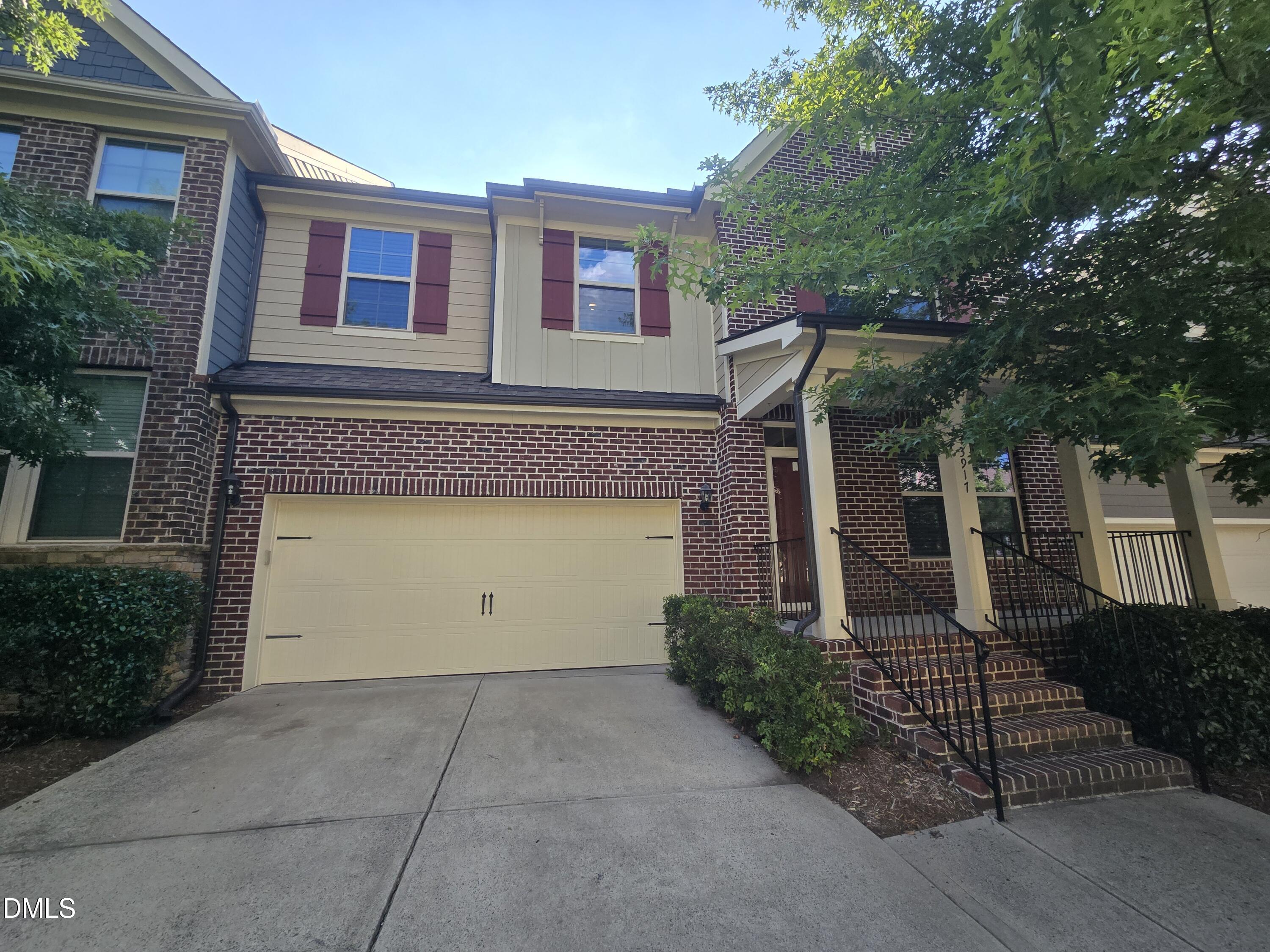 3917 Valley Side Court Property Photo 1