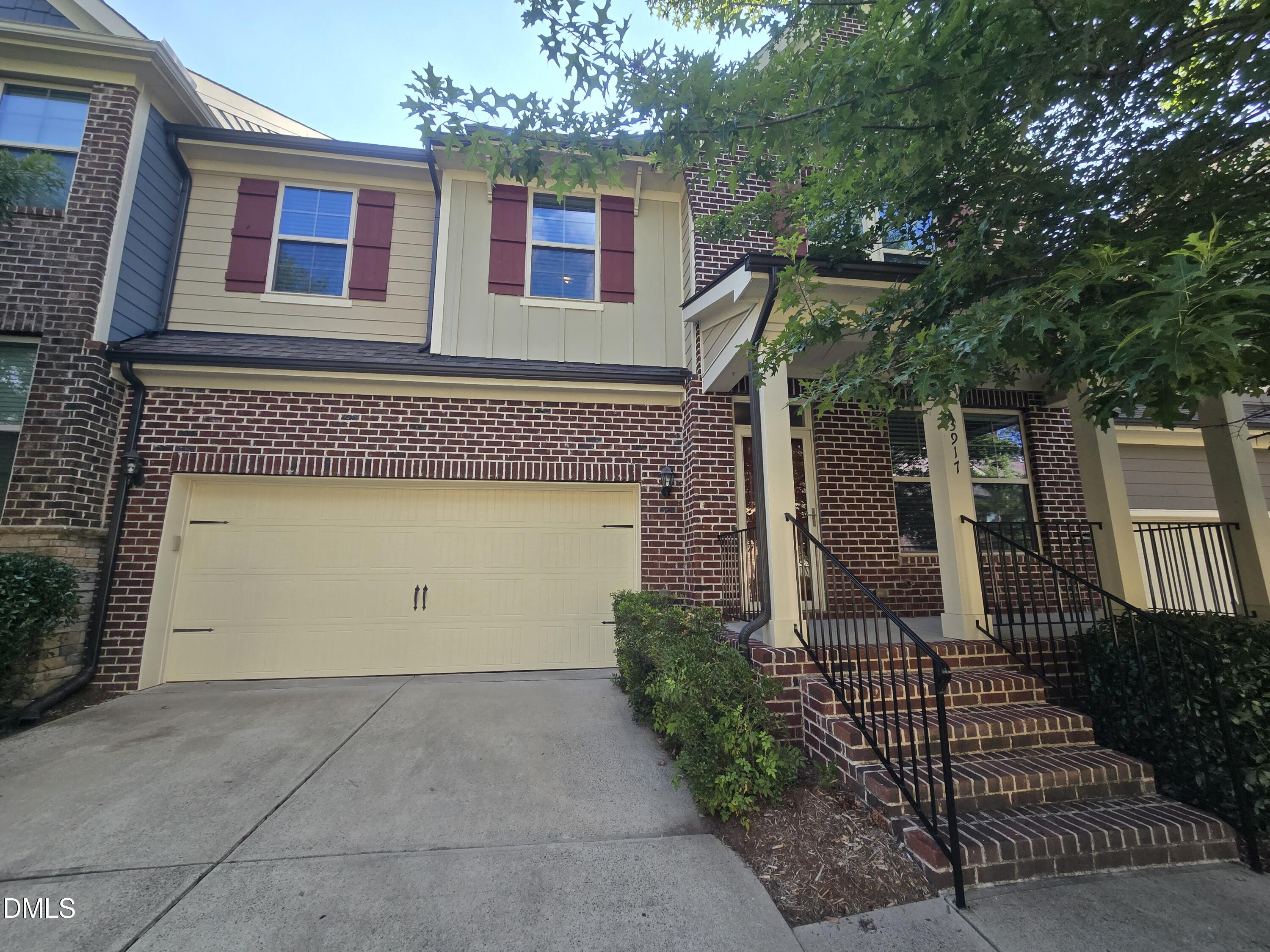 3917 Valley Side Court Property Photo 2