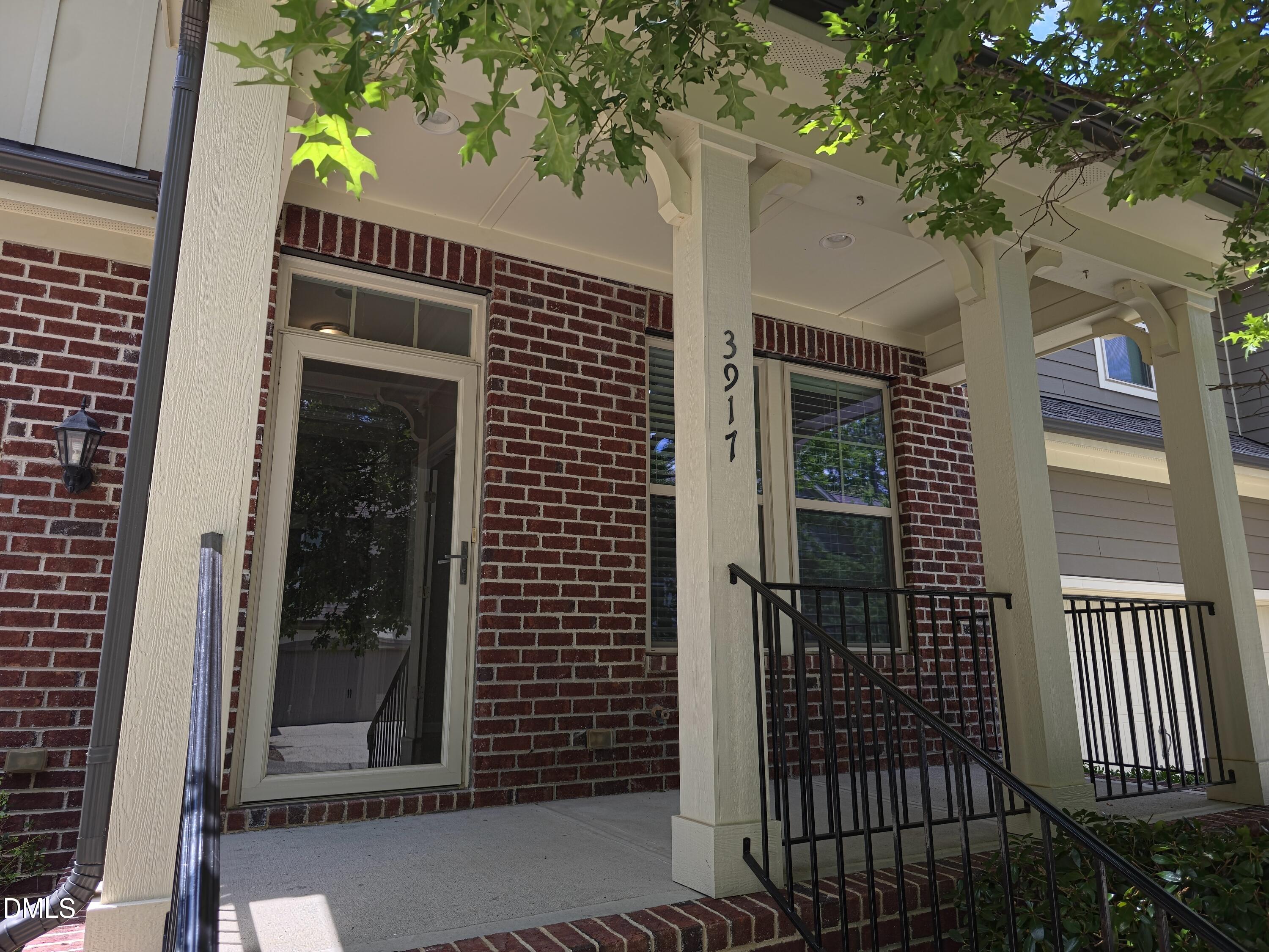 3917 Valley Side Court Property Photo 4