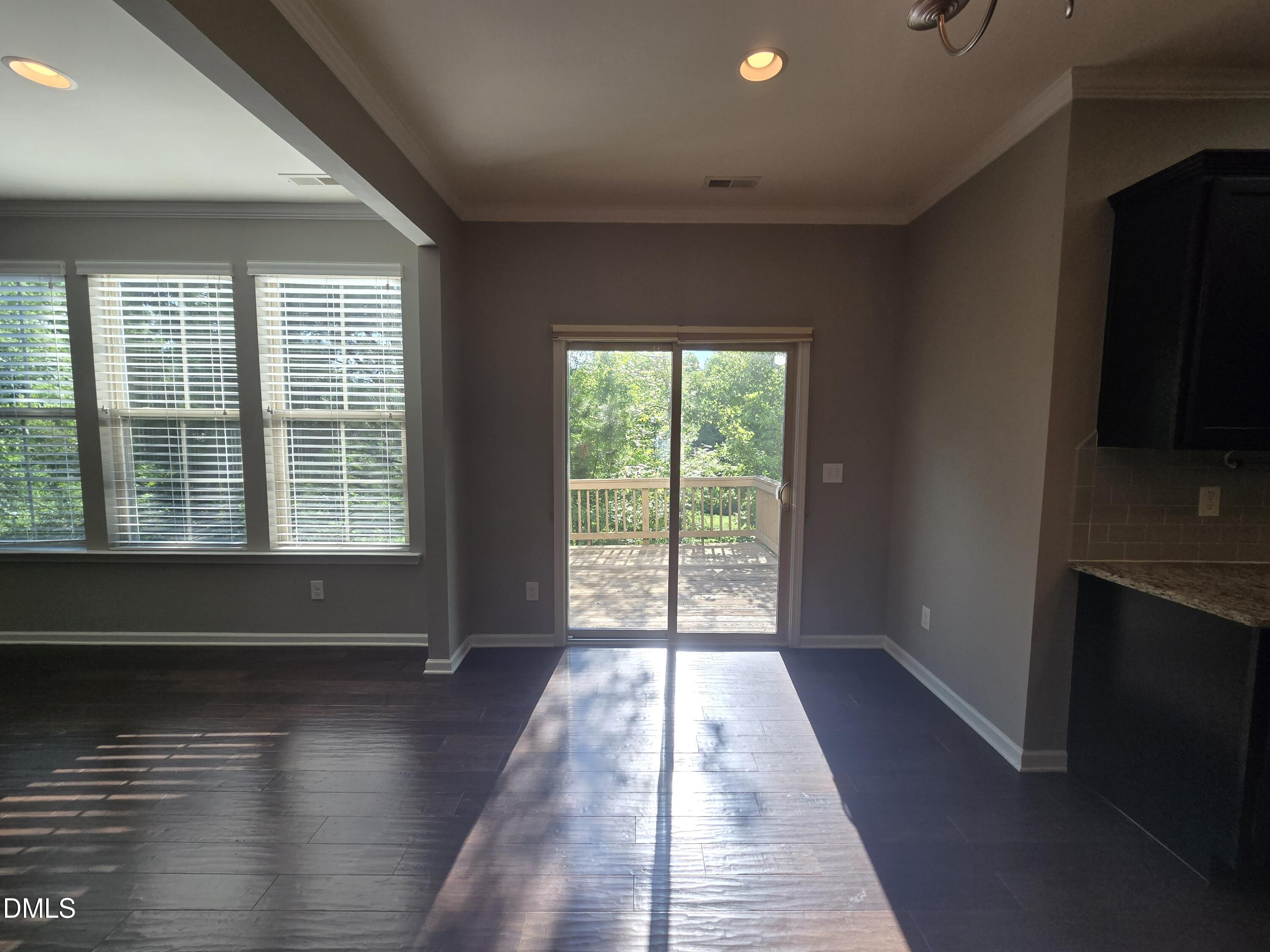 3917 Valley Side Court Property Photo 10
