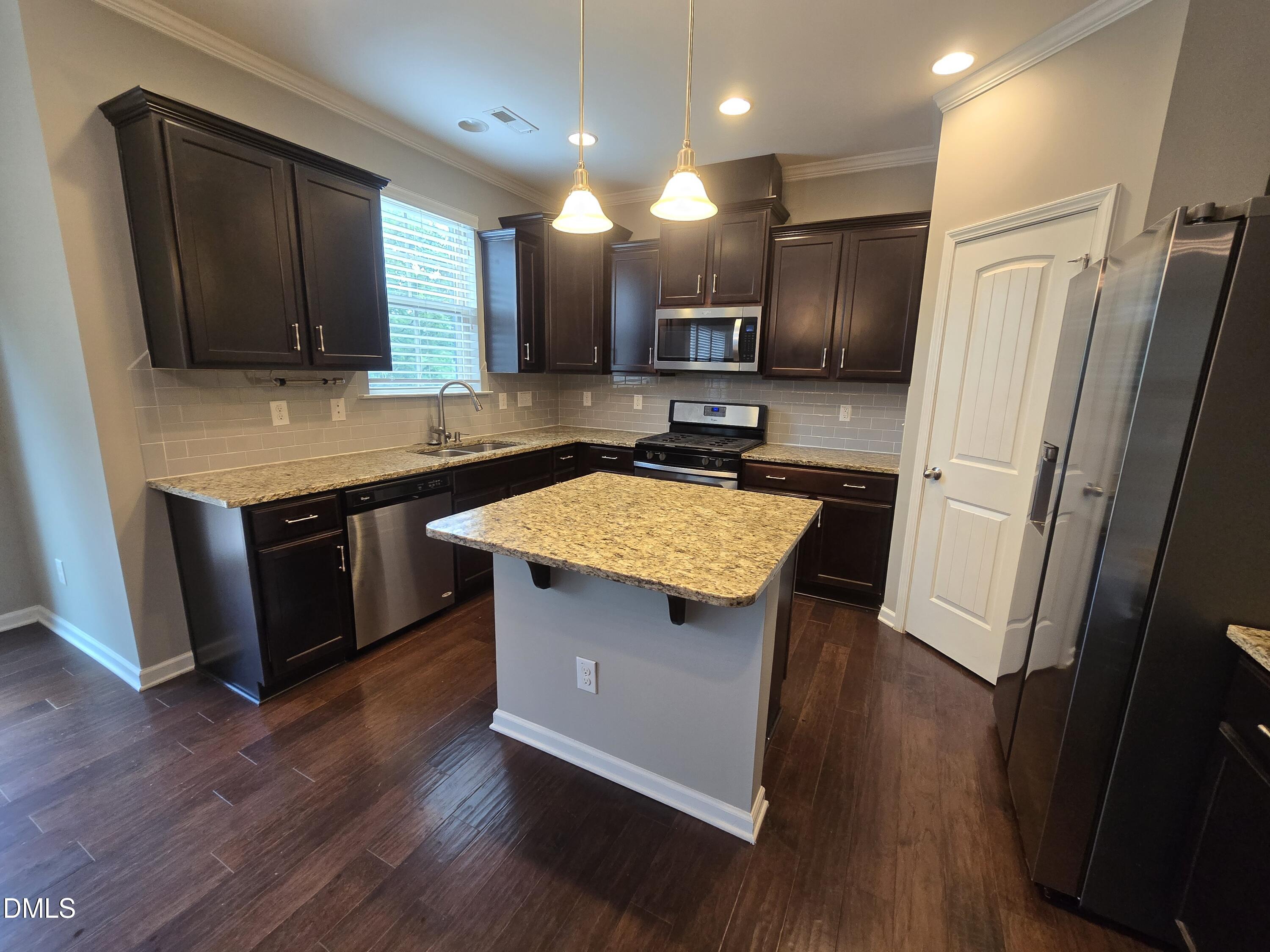 3917 Valley Side Court Property Photo 12