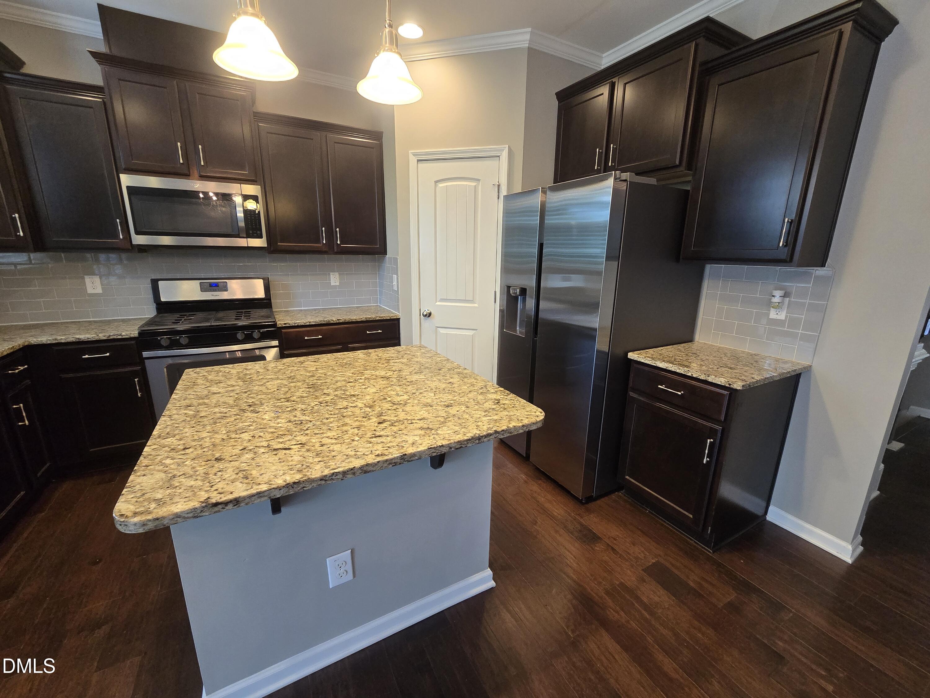 3917 Valley Side Court Property Photo 13