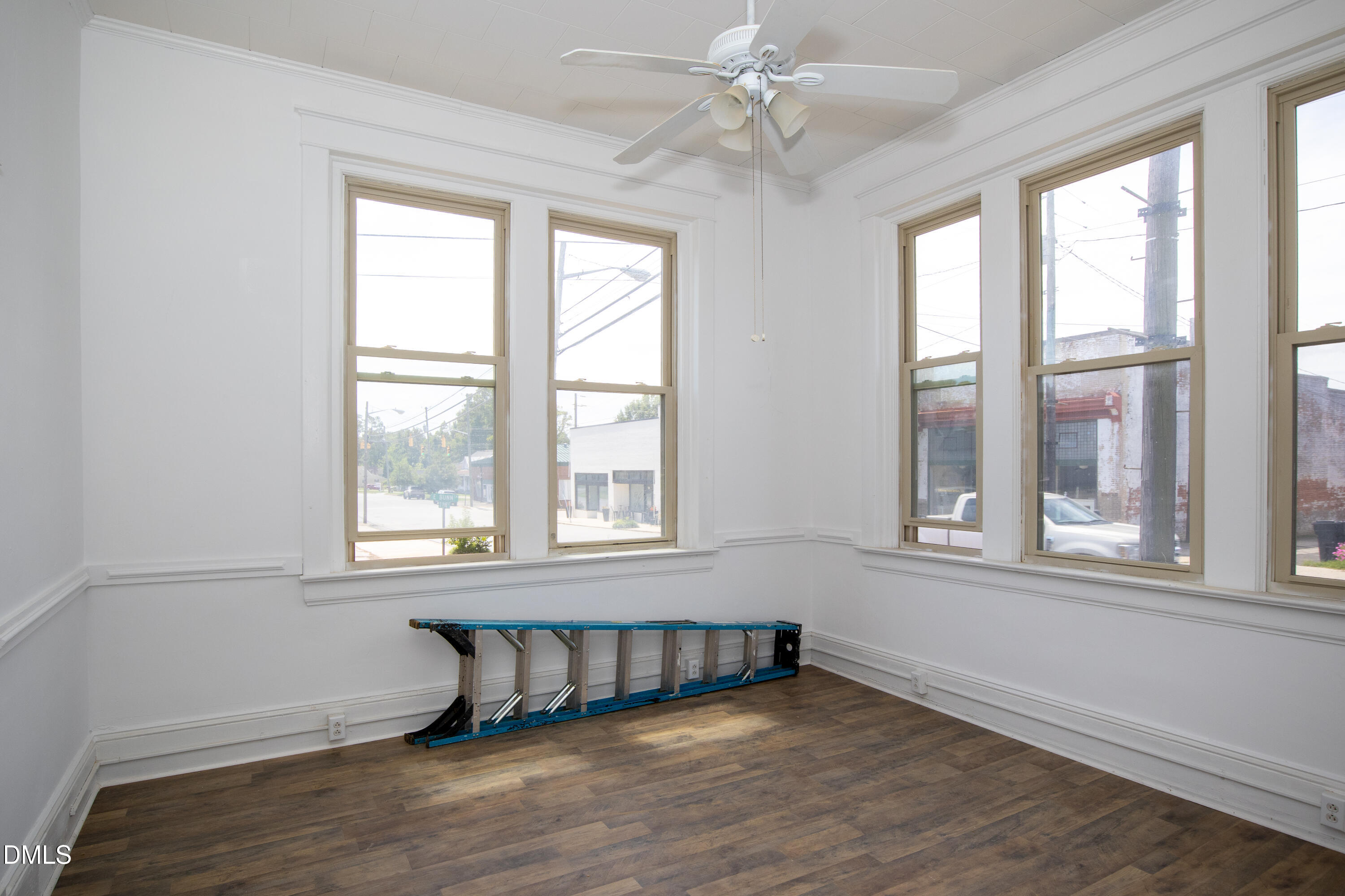 111 S Pine Street Property Photo 4