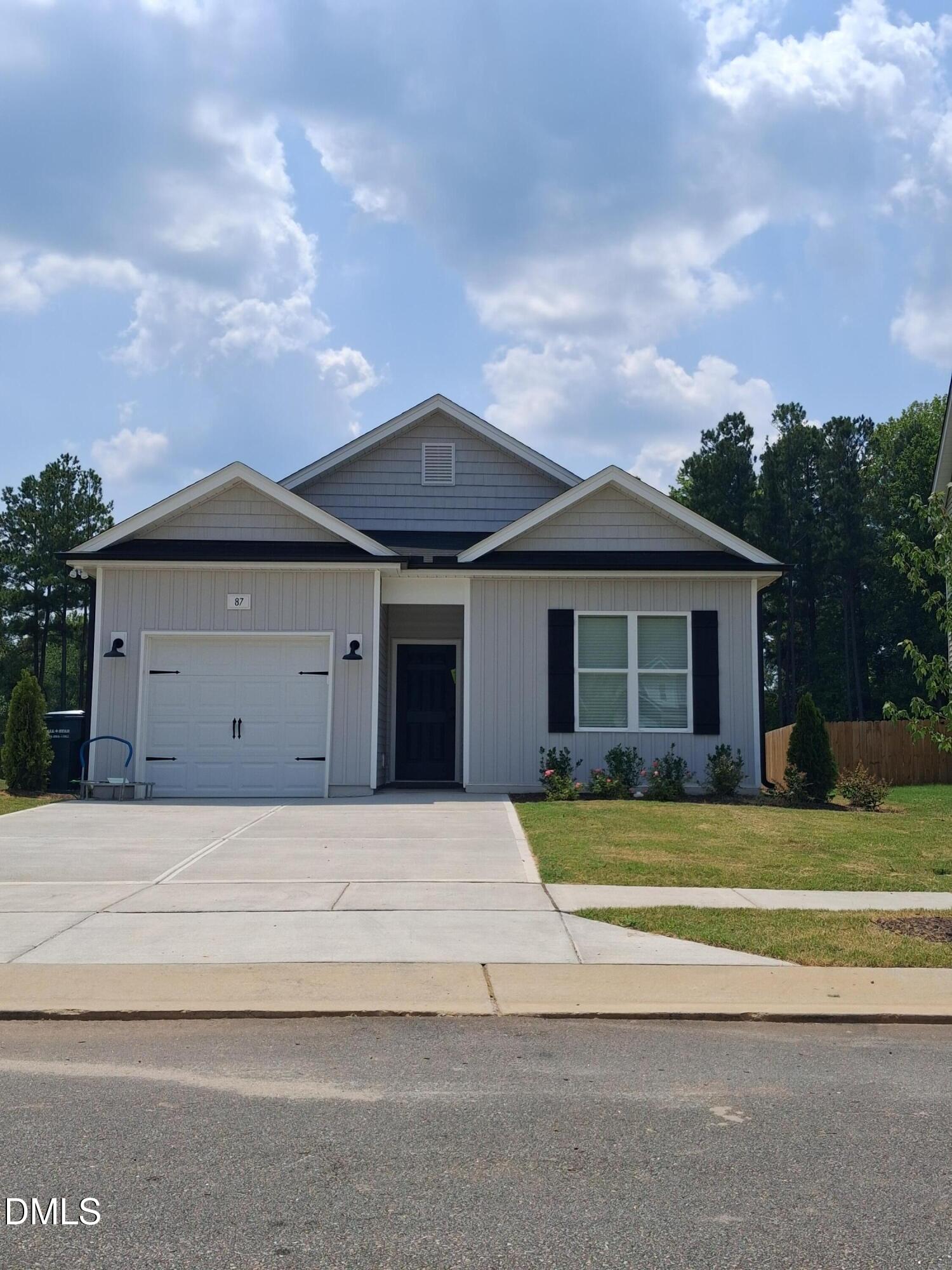 87 Goldenrod Loop Property Photo 1