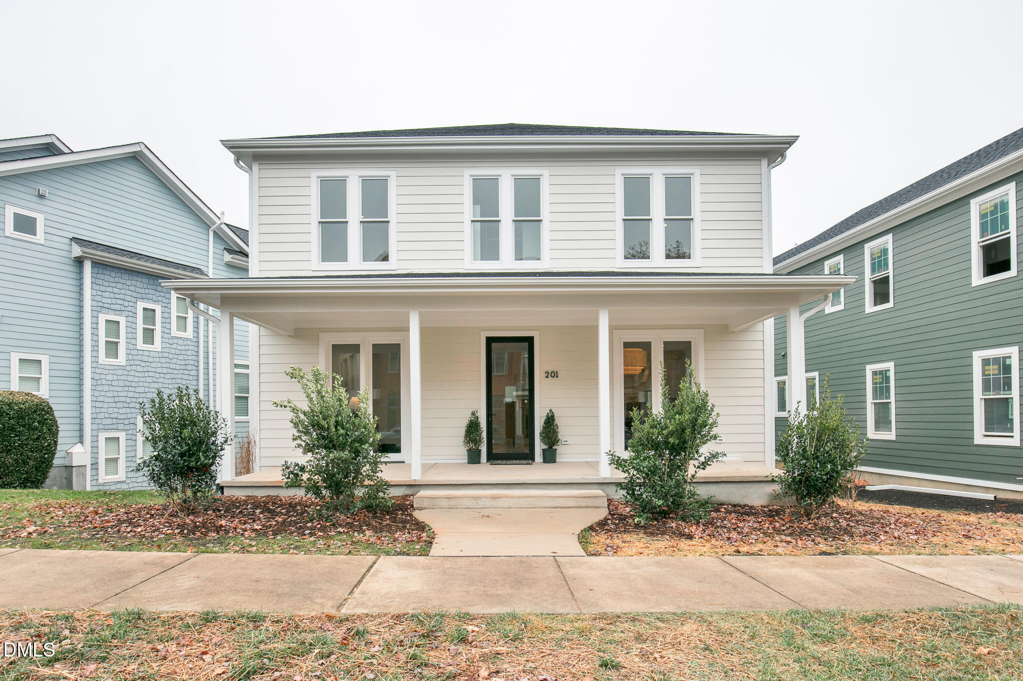 201 E Winmore Avenue Property Photo 1
