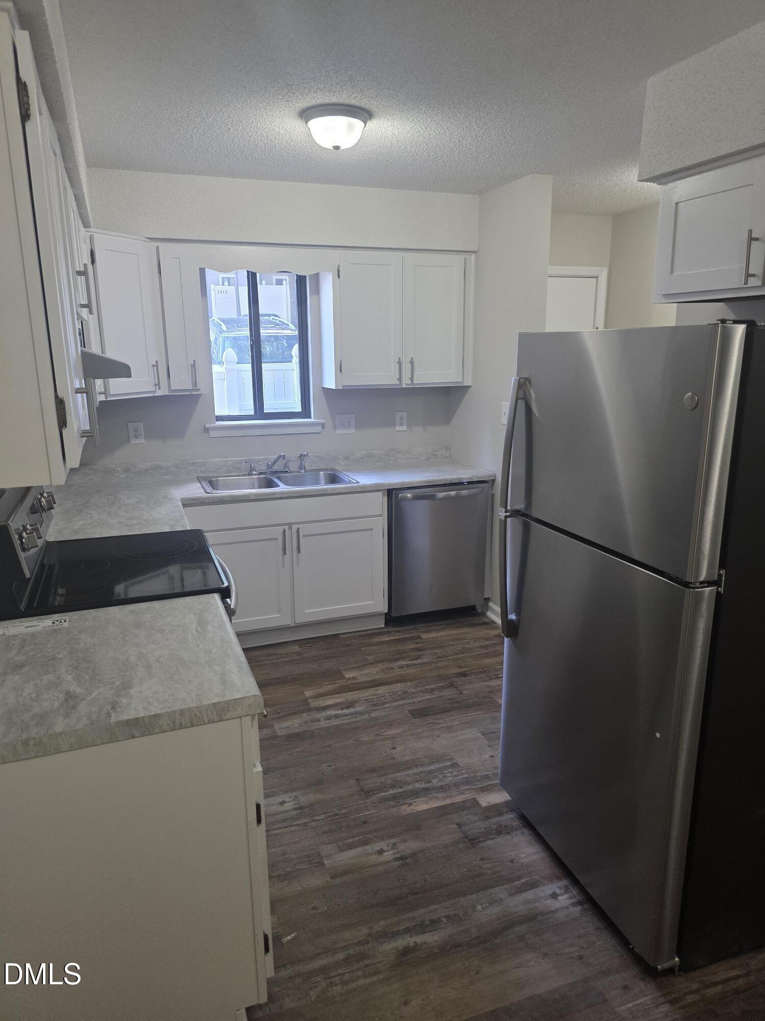 7389 Sandy Creek Drive Property Photo 8