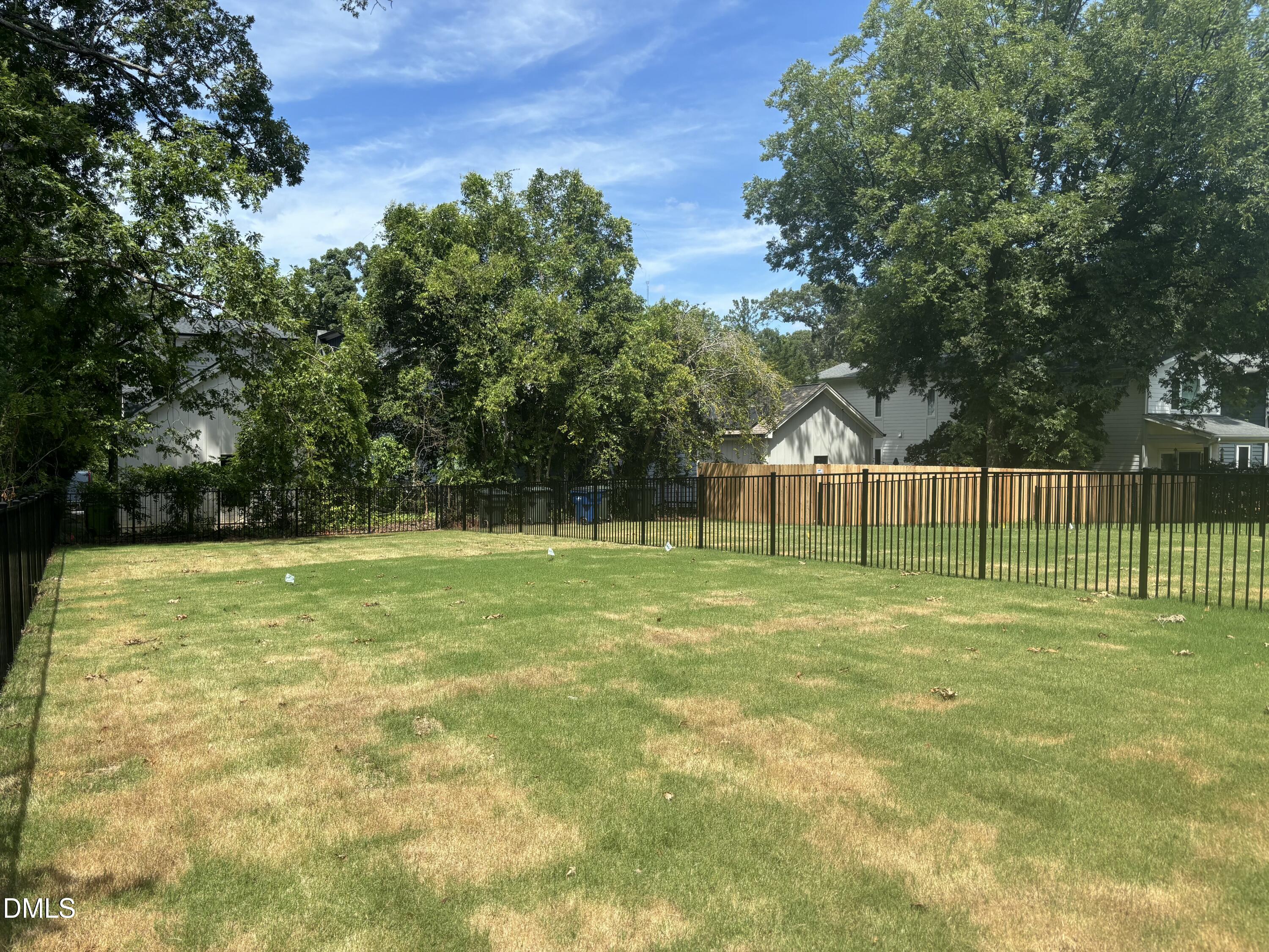 518 1/2 Heather Drive Property Photo 32