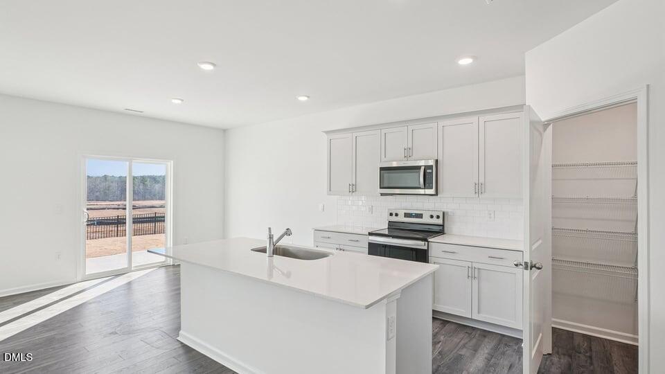 194 Saddle Mare Street Property Photo 7