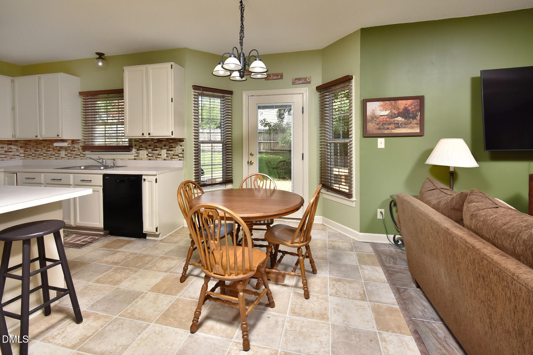 1 Timbercreek Court Property Photo 9