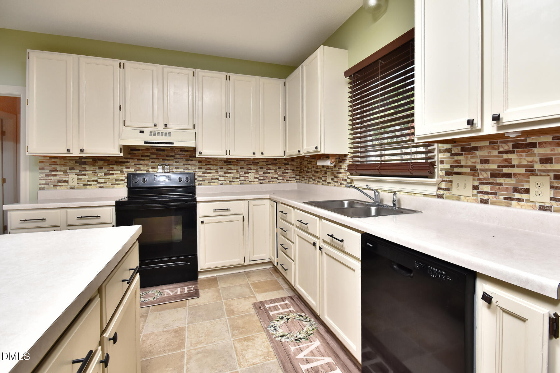 1 Timbercreek Court Property Photo 10