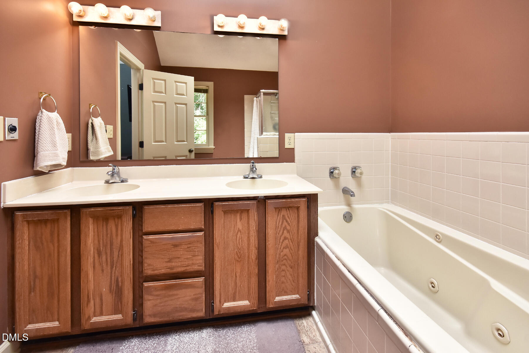 1 Timbercreek Court Property Photo 24