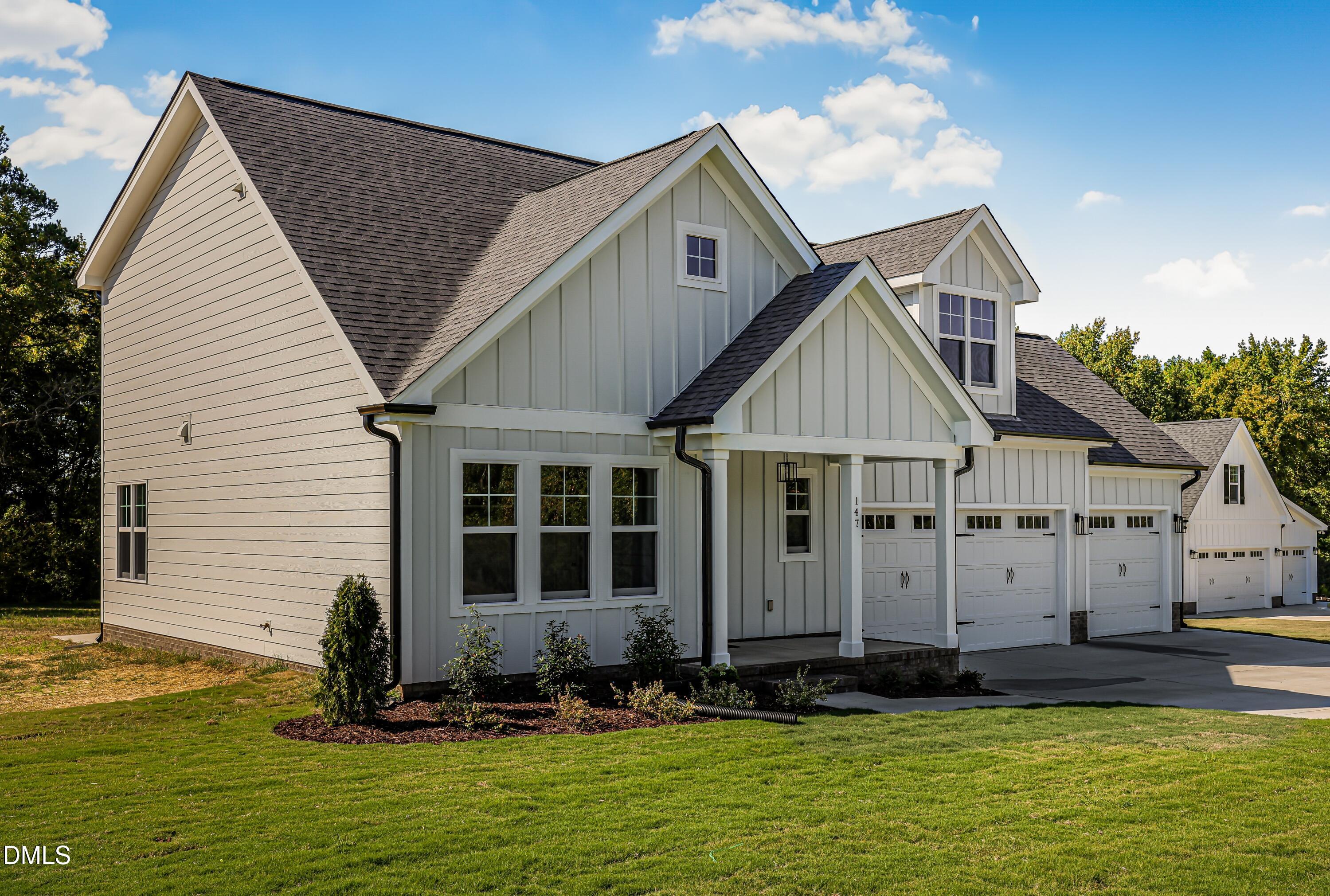 147 Croatoke Court Property Photo 2