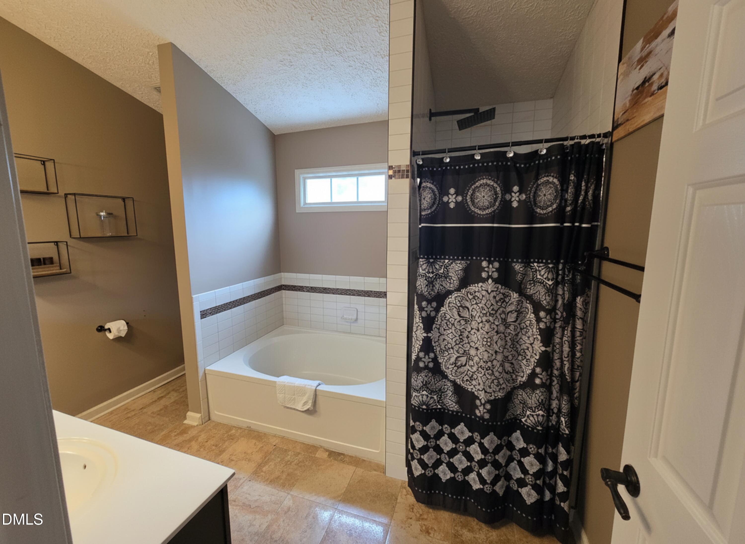 6 Wavecrest Court Property Photo 19