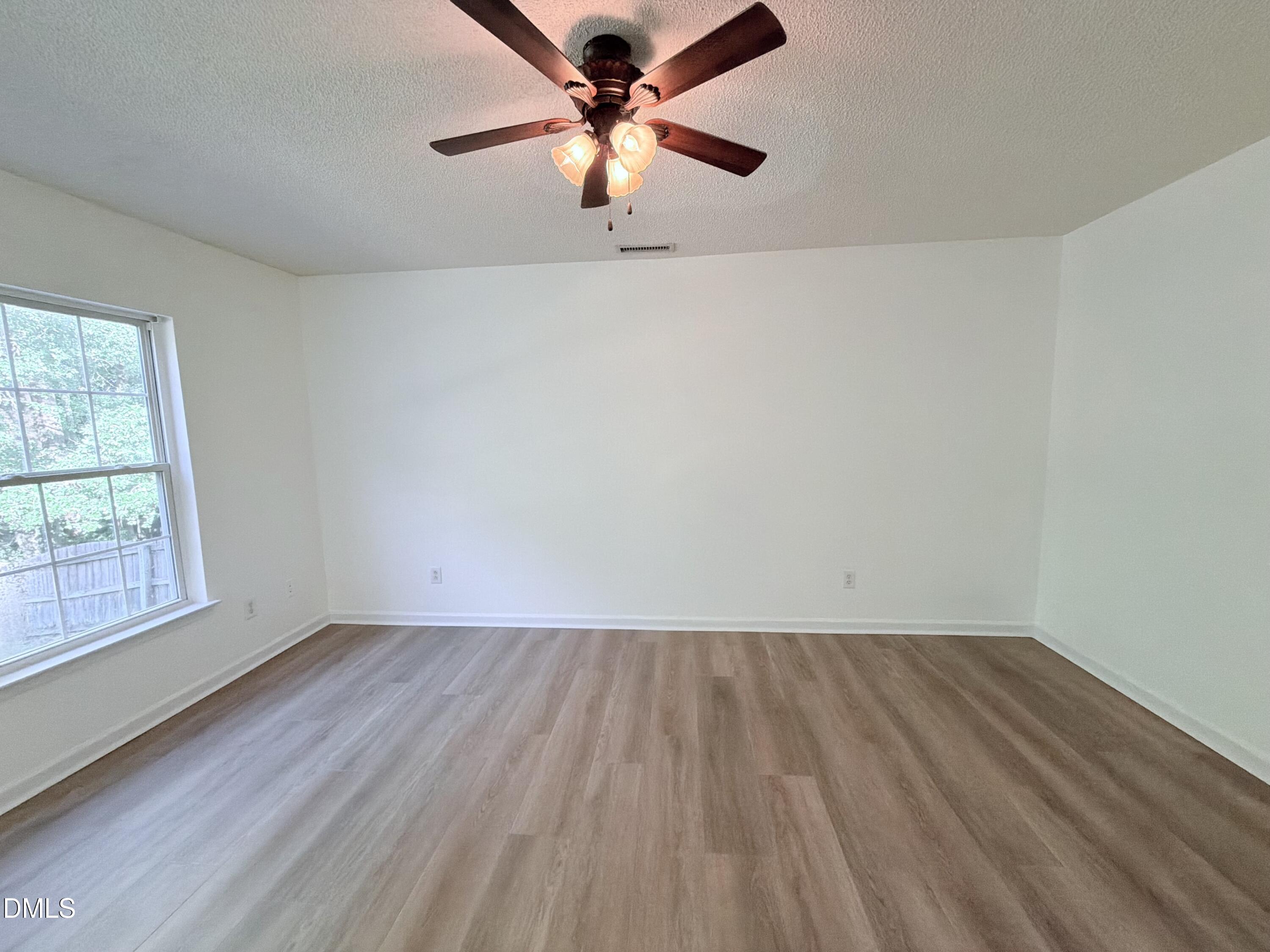128 Evening Star Drive Property Photo 5