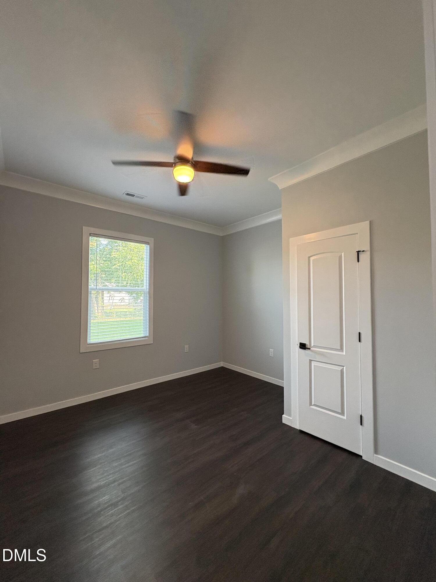 708 E Divine Street Property Photo 12