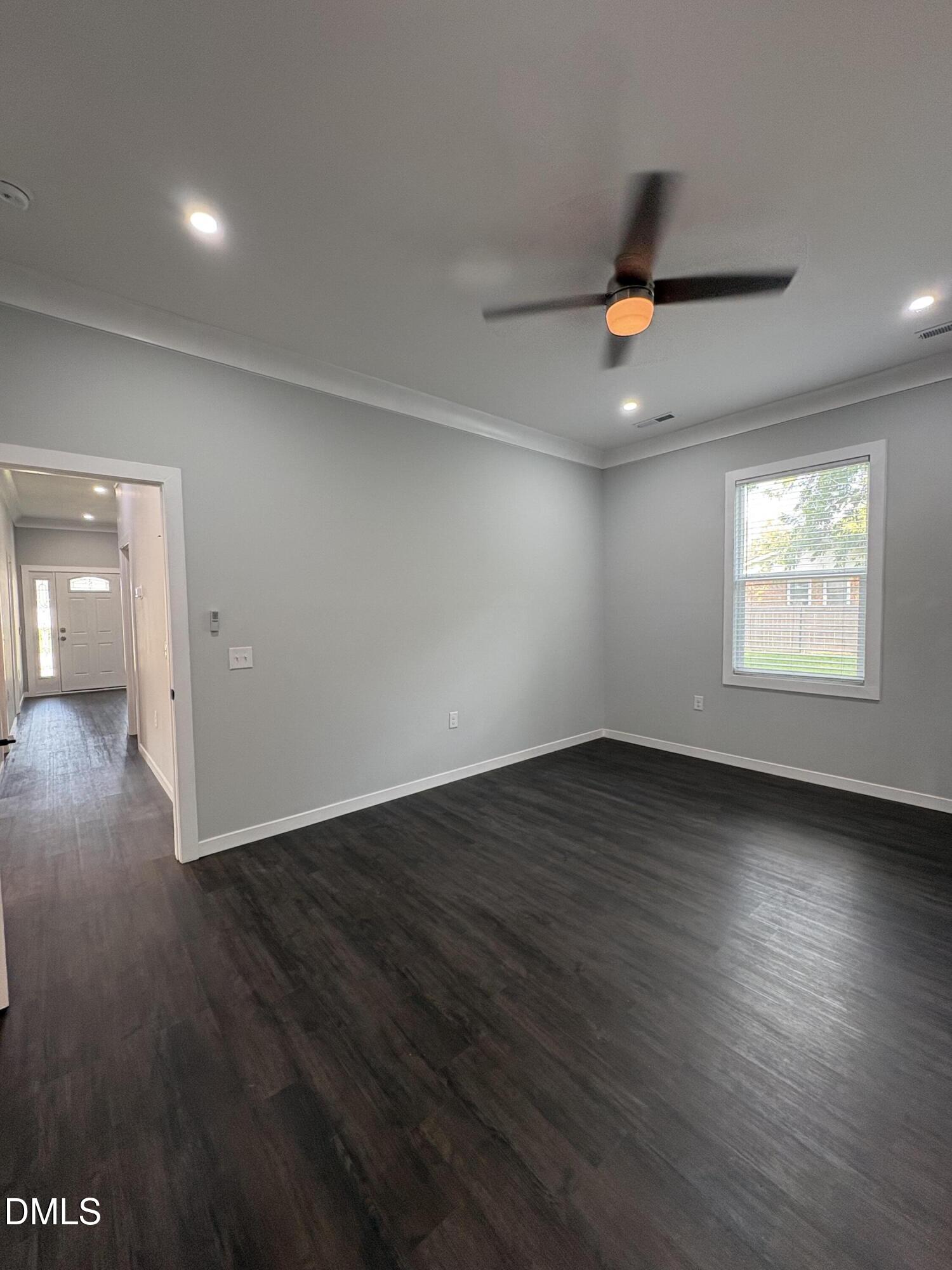 708 E Divine Street Property Photo 15