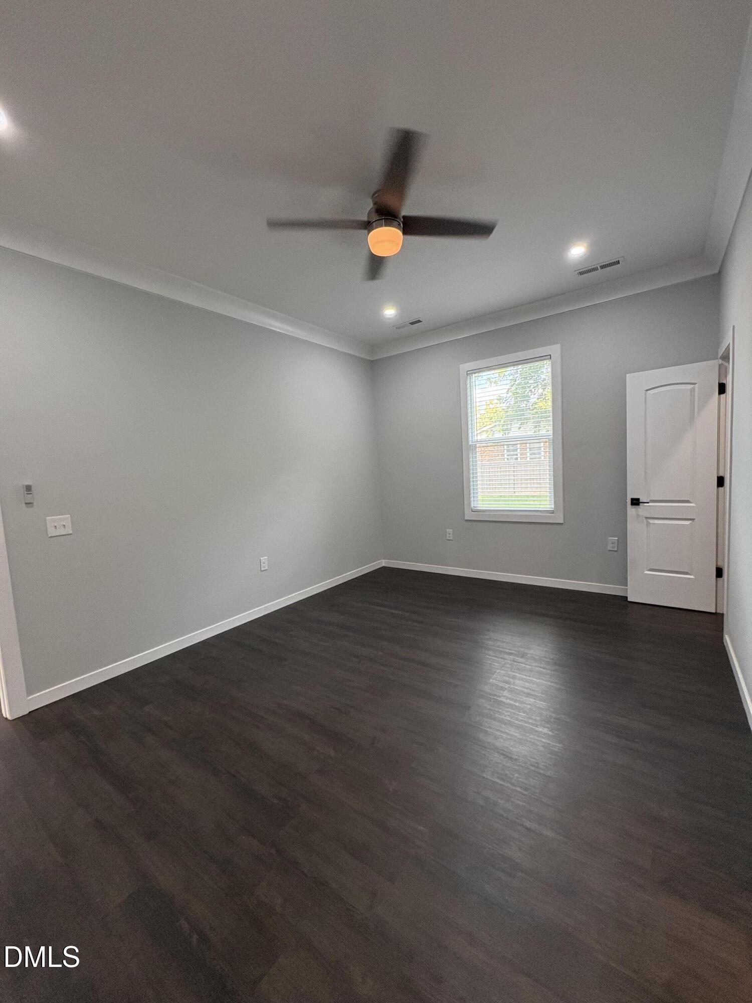 708 E Divine Street Property Photo 16