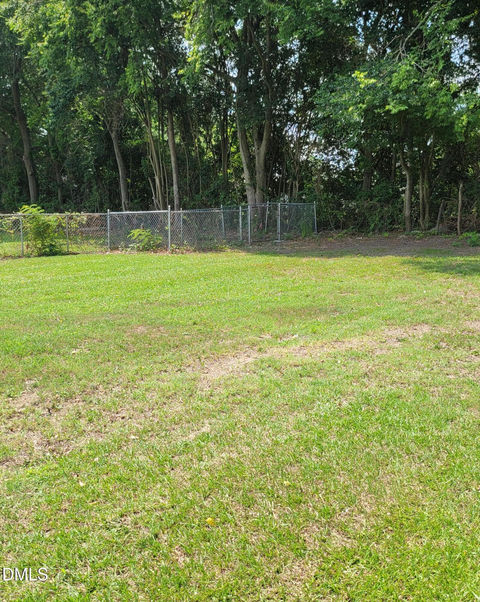 708 E Divine Street Property Photo 28