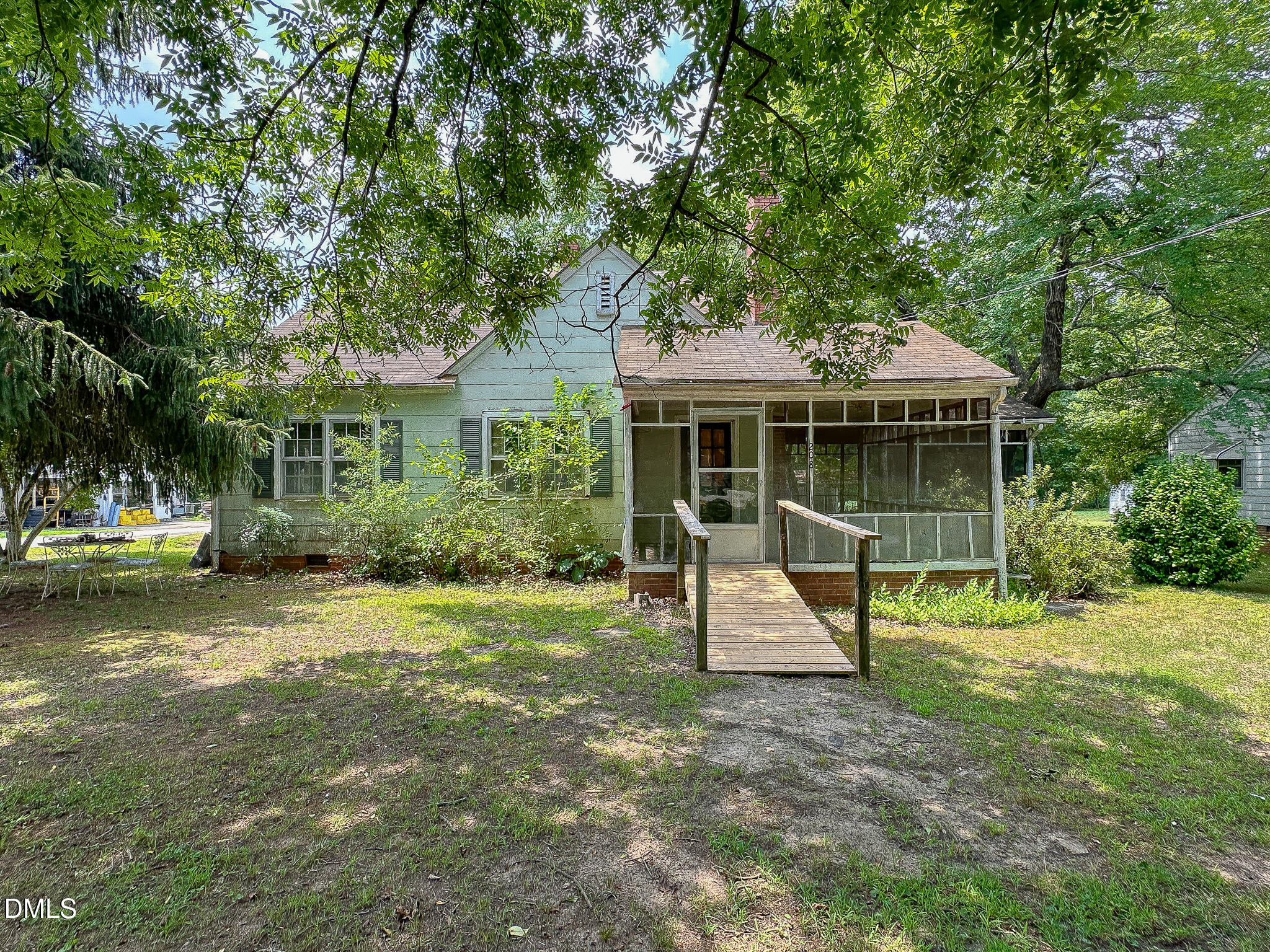 208 Elm Street Property Photo 1