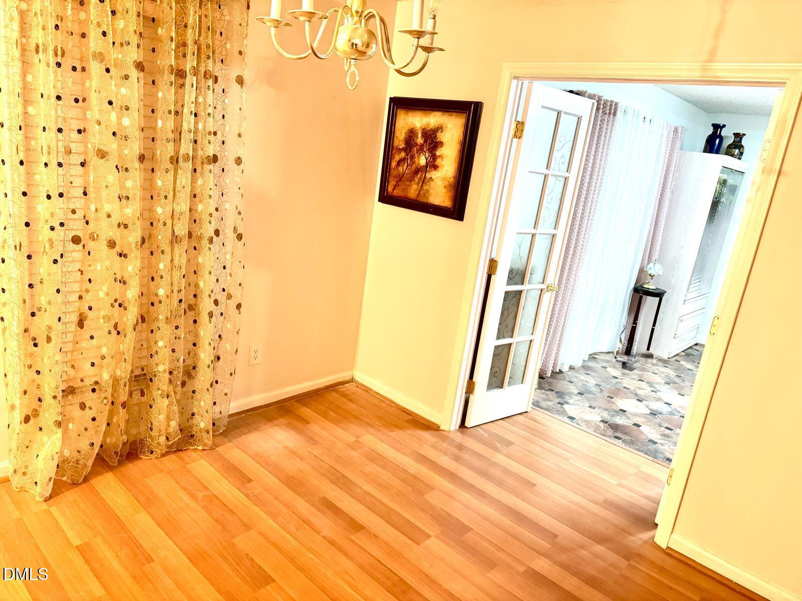 905 Sanderson Drive Property Photo 12