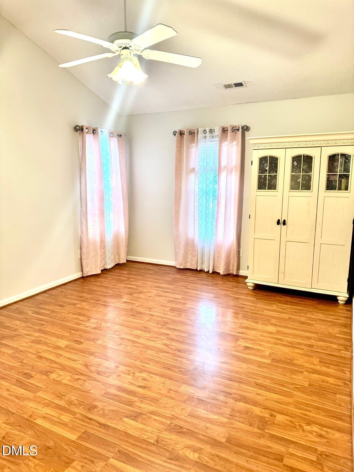 905 Sanderson Drive Property Photo 14