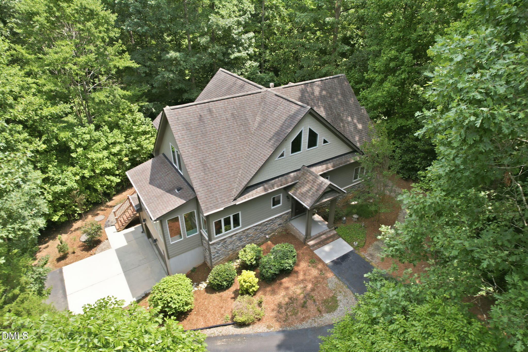 1001 Reaves Drive Property Photo 1