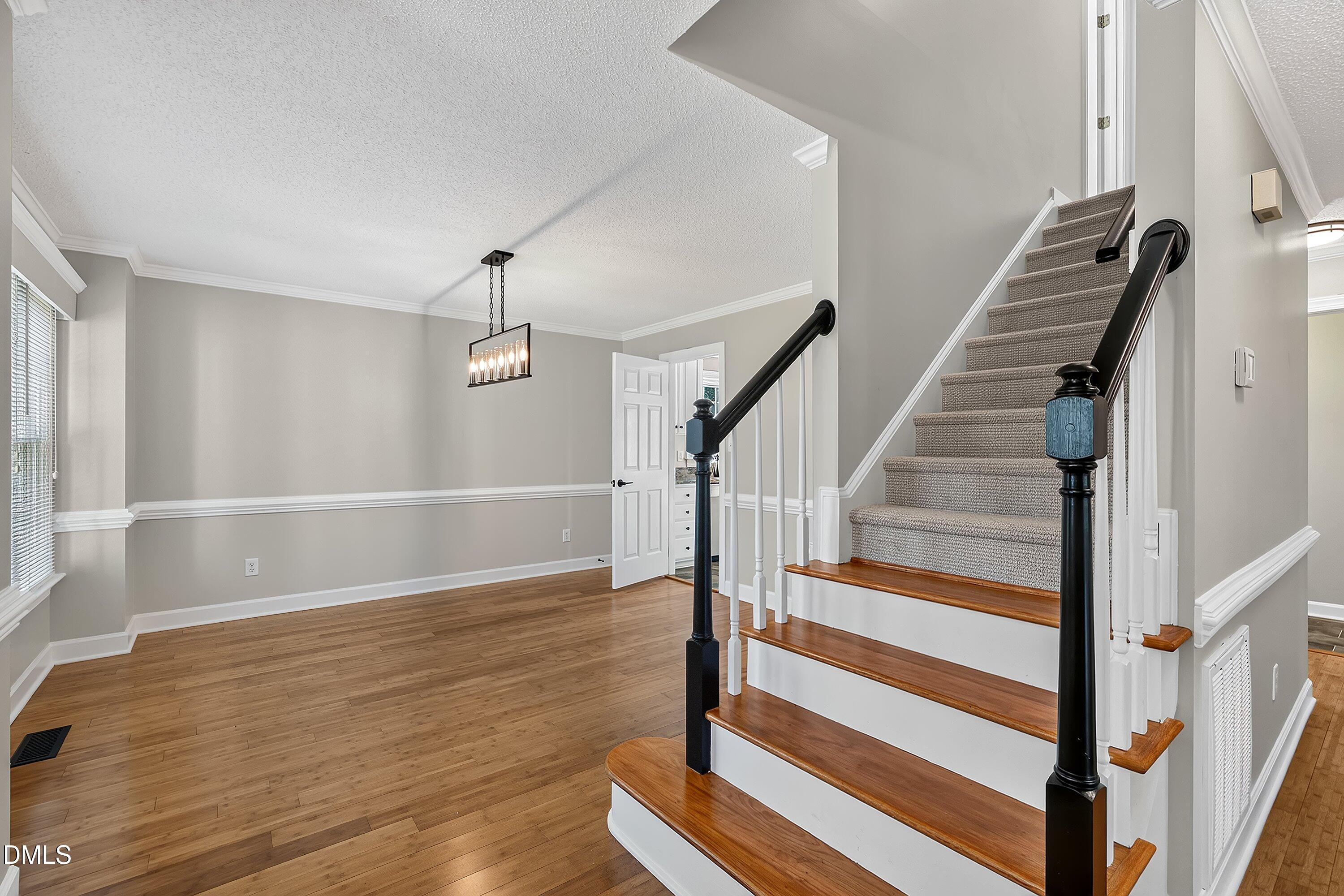 809 Kinsman Court Property Photo 16