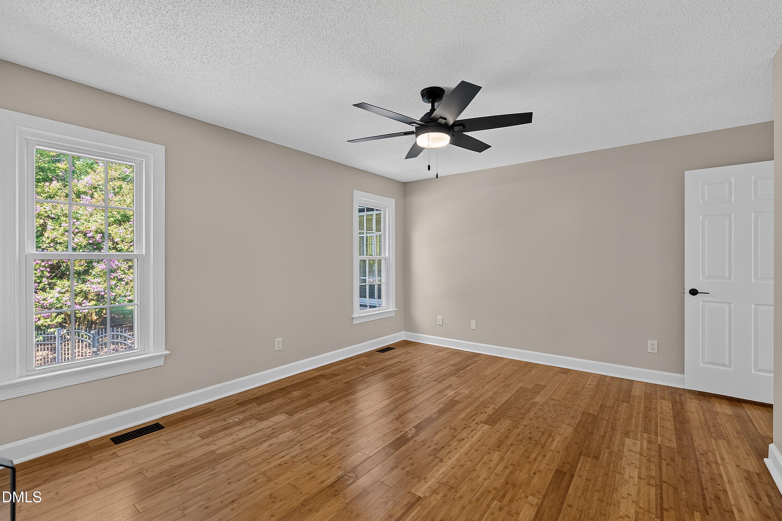 809 Kinsman Court Property Photo 28
