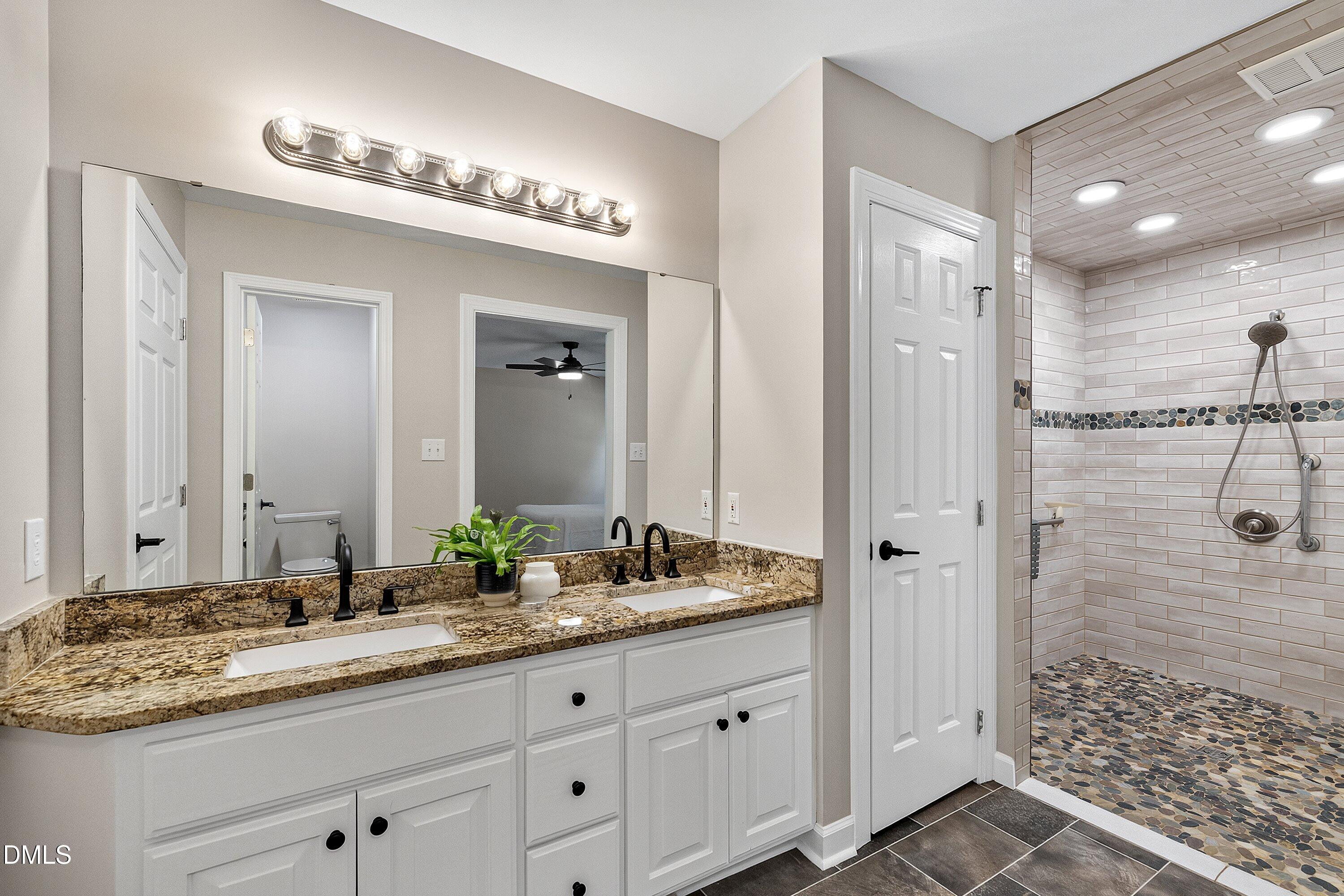 809 Kinsman Court Property Photo 33
