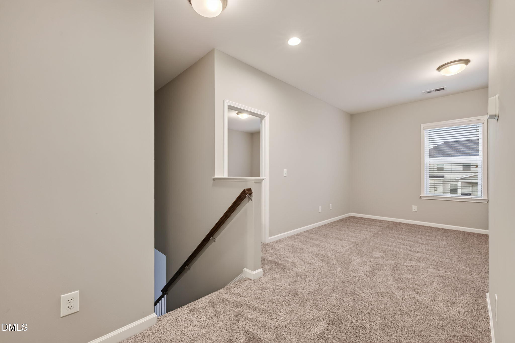 279 National Drive Property Photo 38