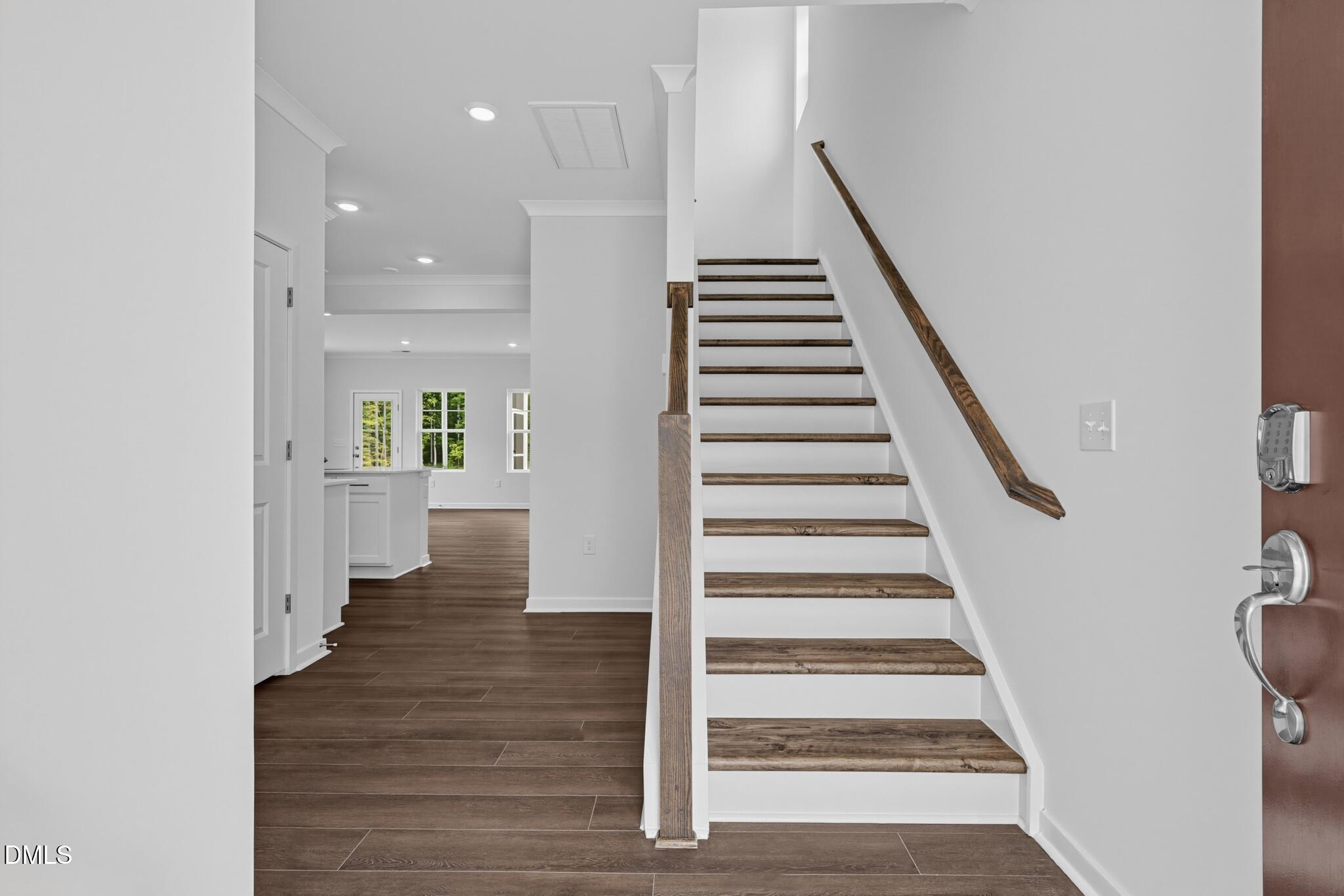 350 Park Slope Way Property Photo 4