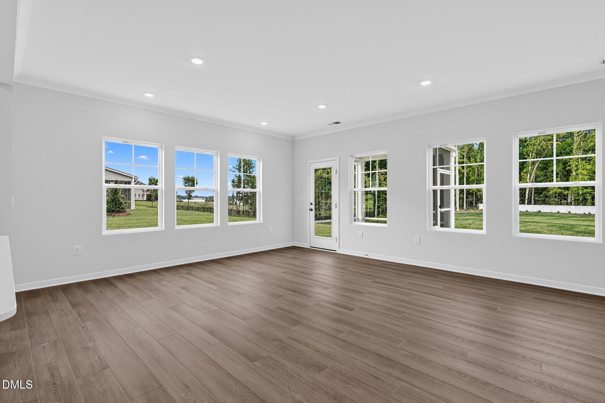 350 Park Slope Way Property Photo 8