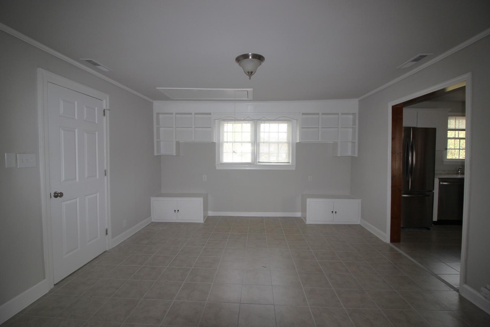 212 N Main Street Property Photo 6