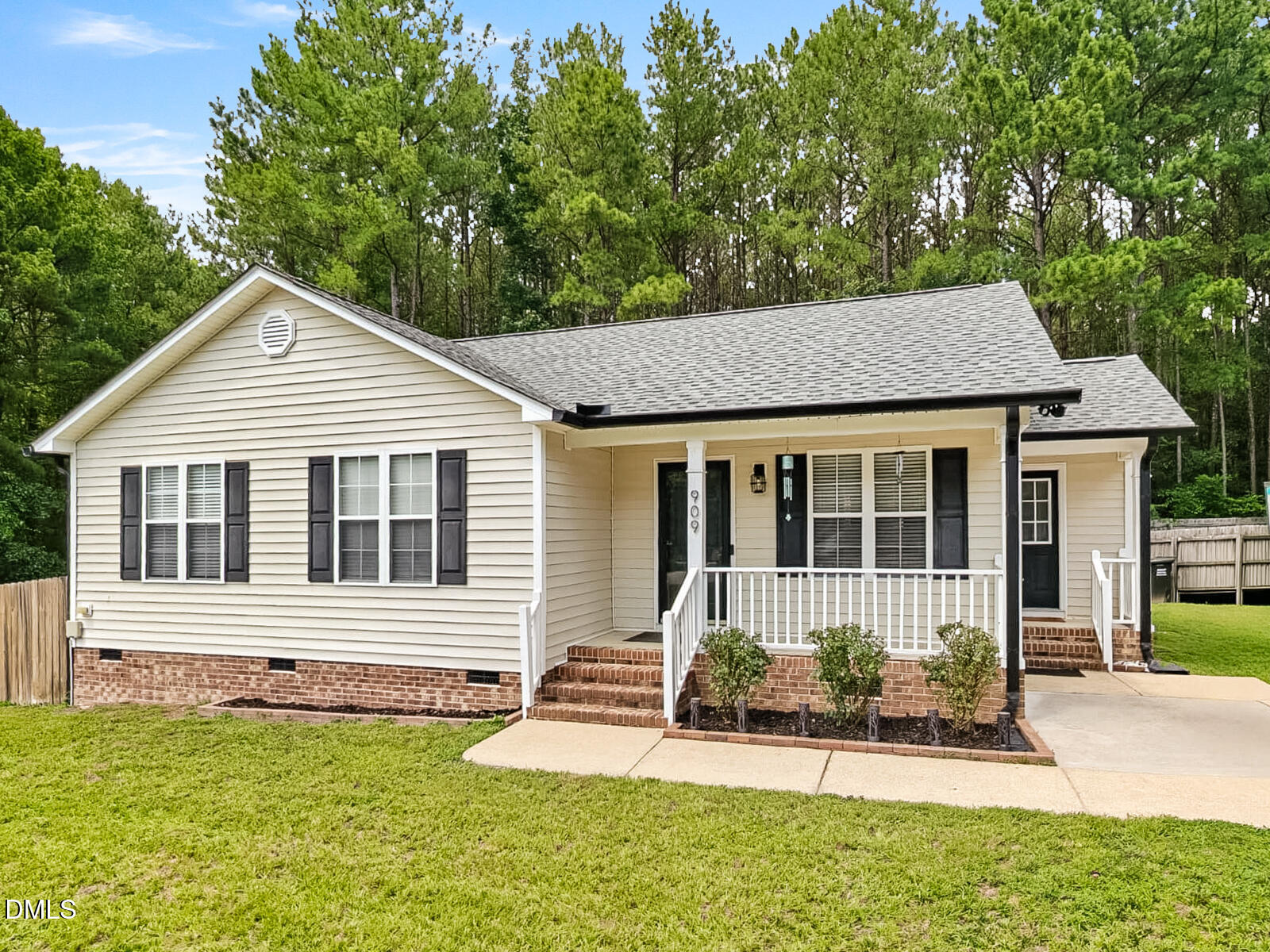 909 Amber Acres Lane