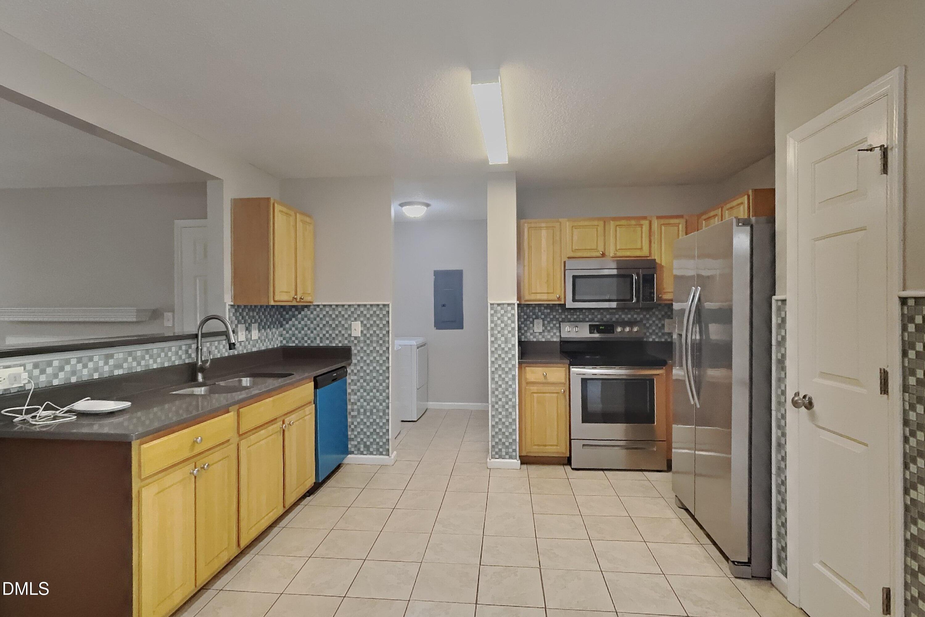 4812 Silverdene Street Property Photo 5