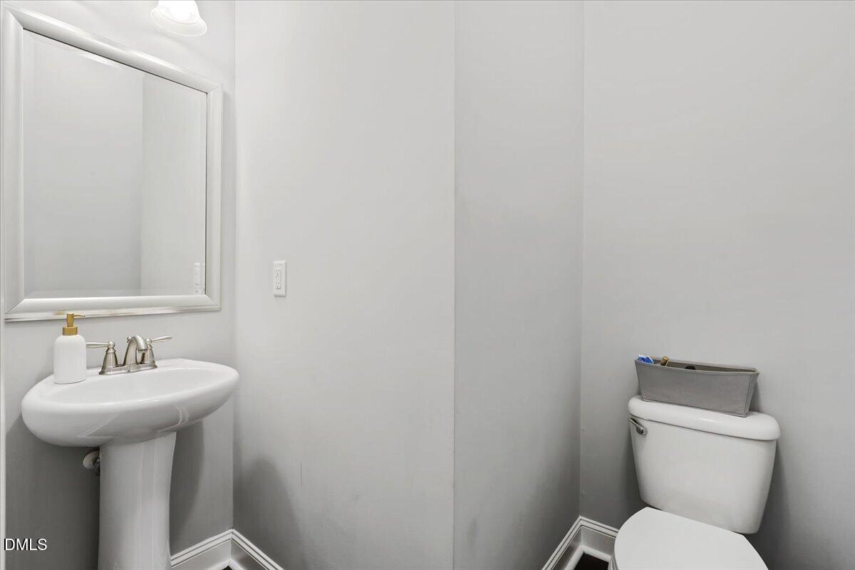2524 Thorngrove Court Property Photo 11