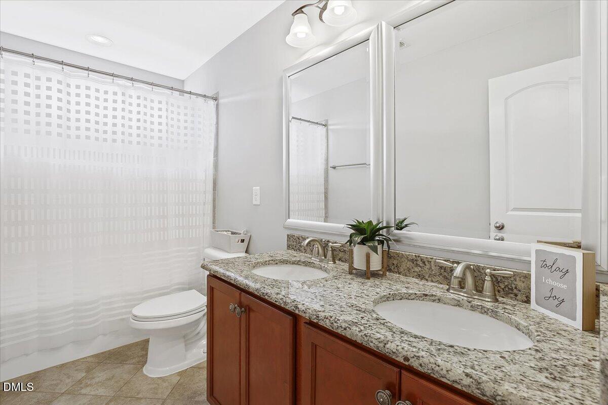 2524 Thorngrove Court Property Photo 15
