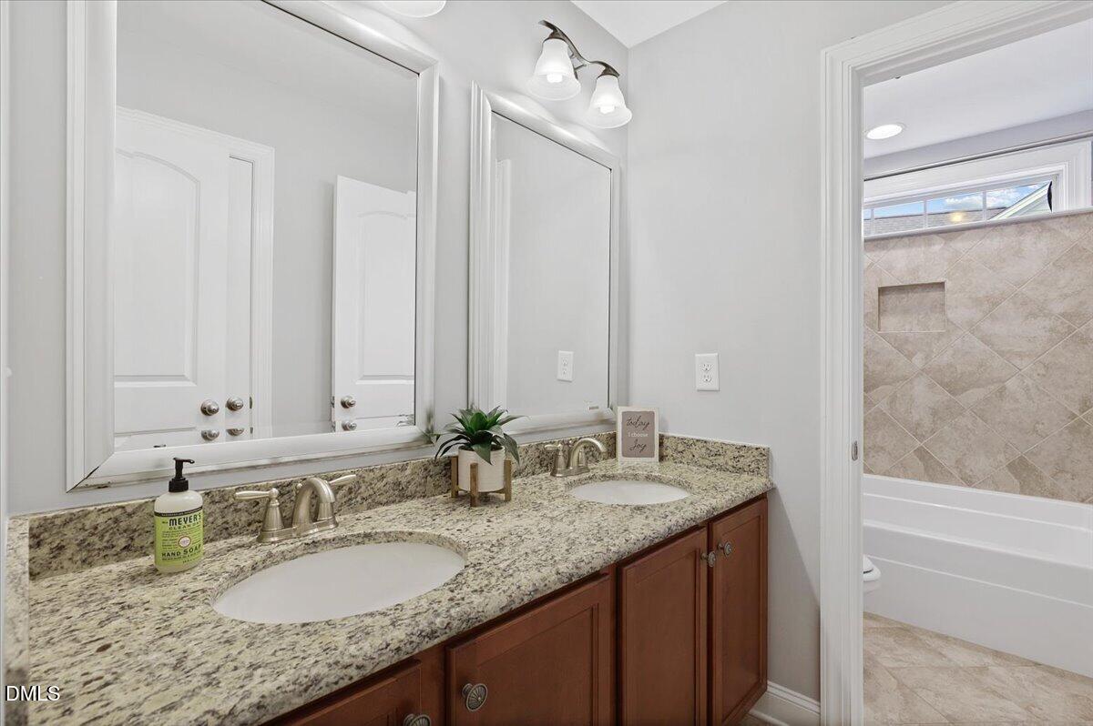 2524 Thorngrove Court Property Photo 18