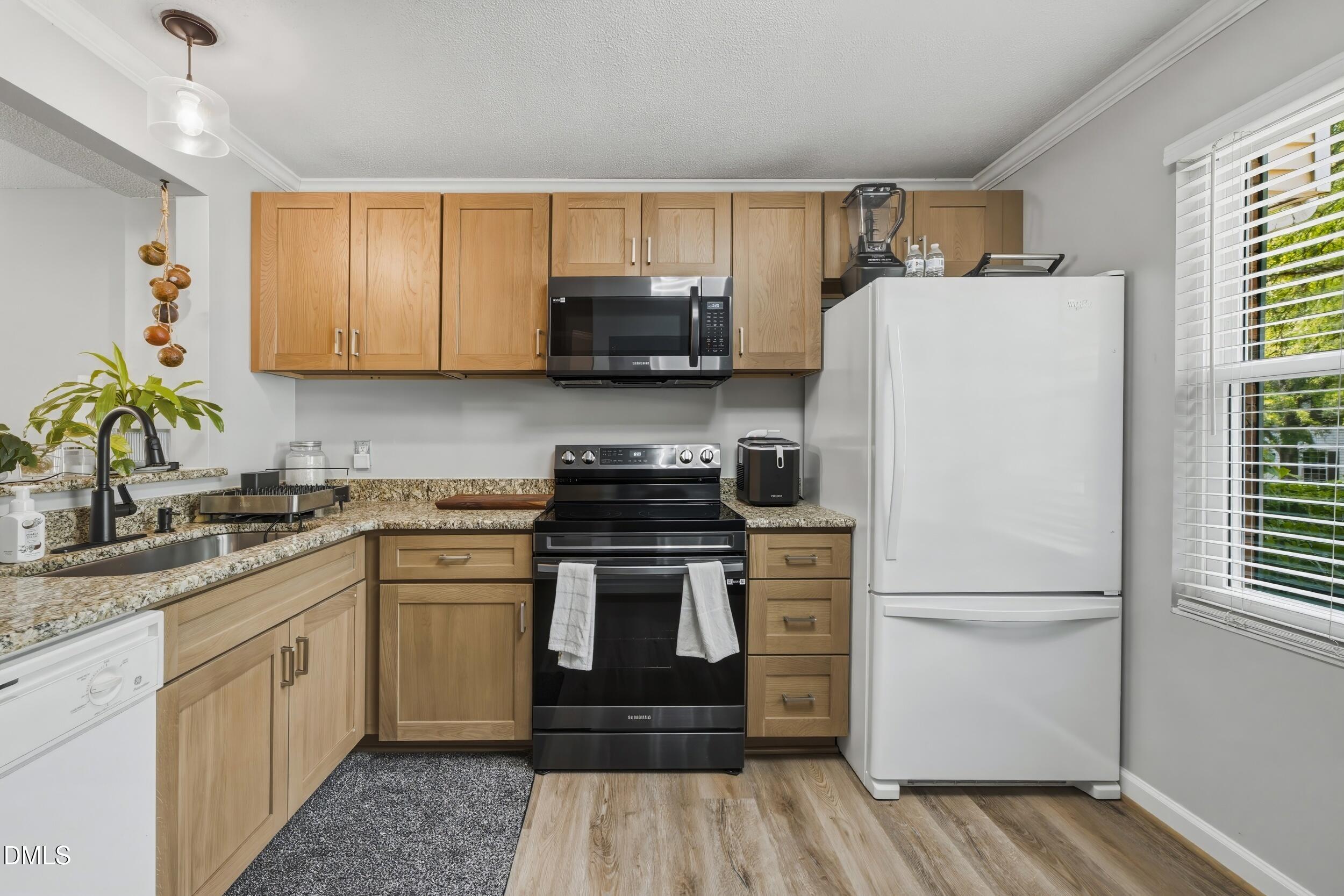109 Luxon Place Property Photo 11