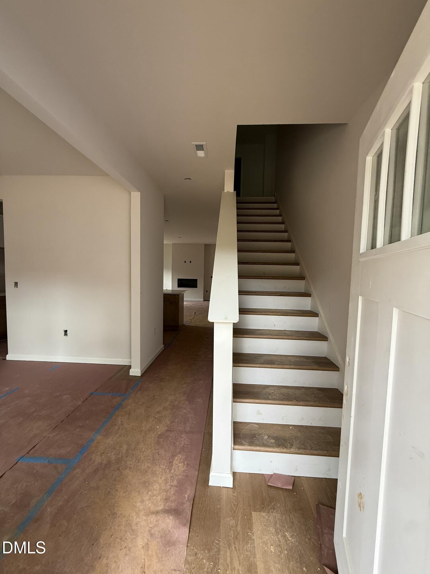 713 Crestview Drive Property Photo 5