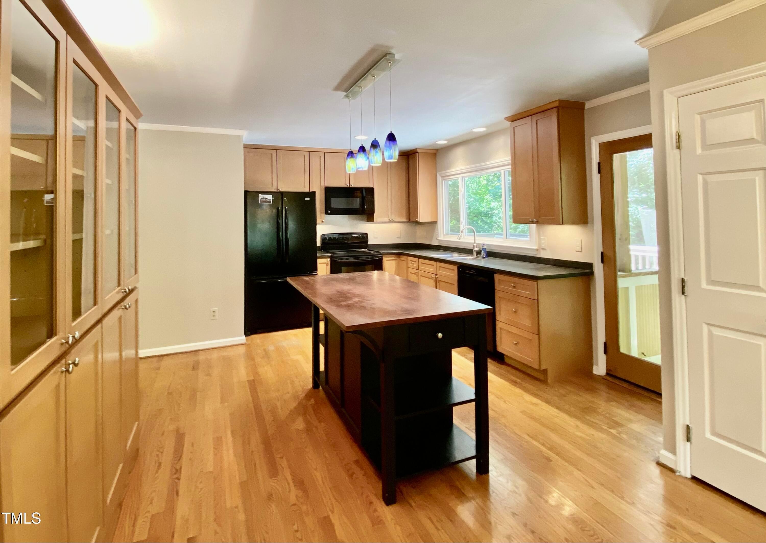 512 November Drive Property Photo 15