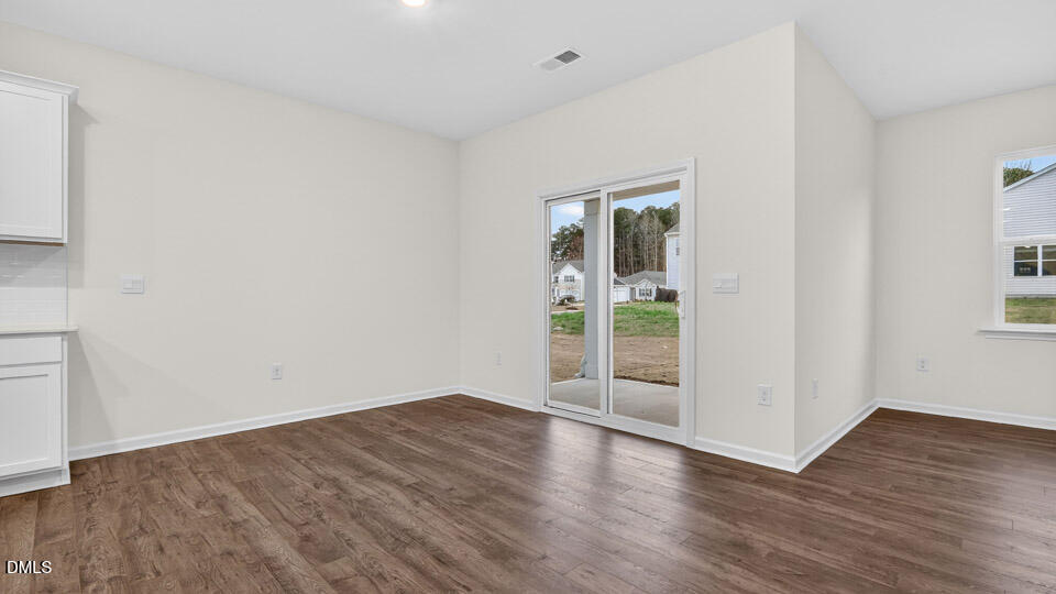 433 Conifer Street Property Photo 10