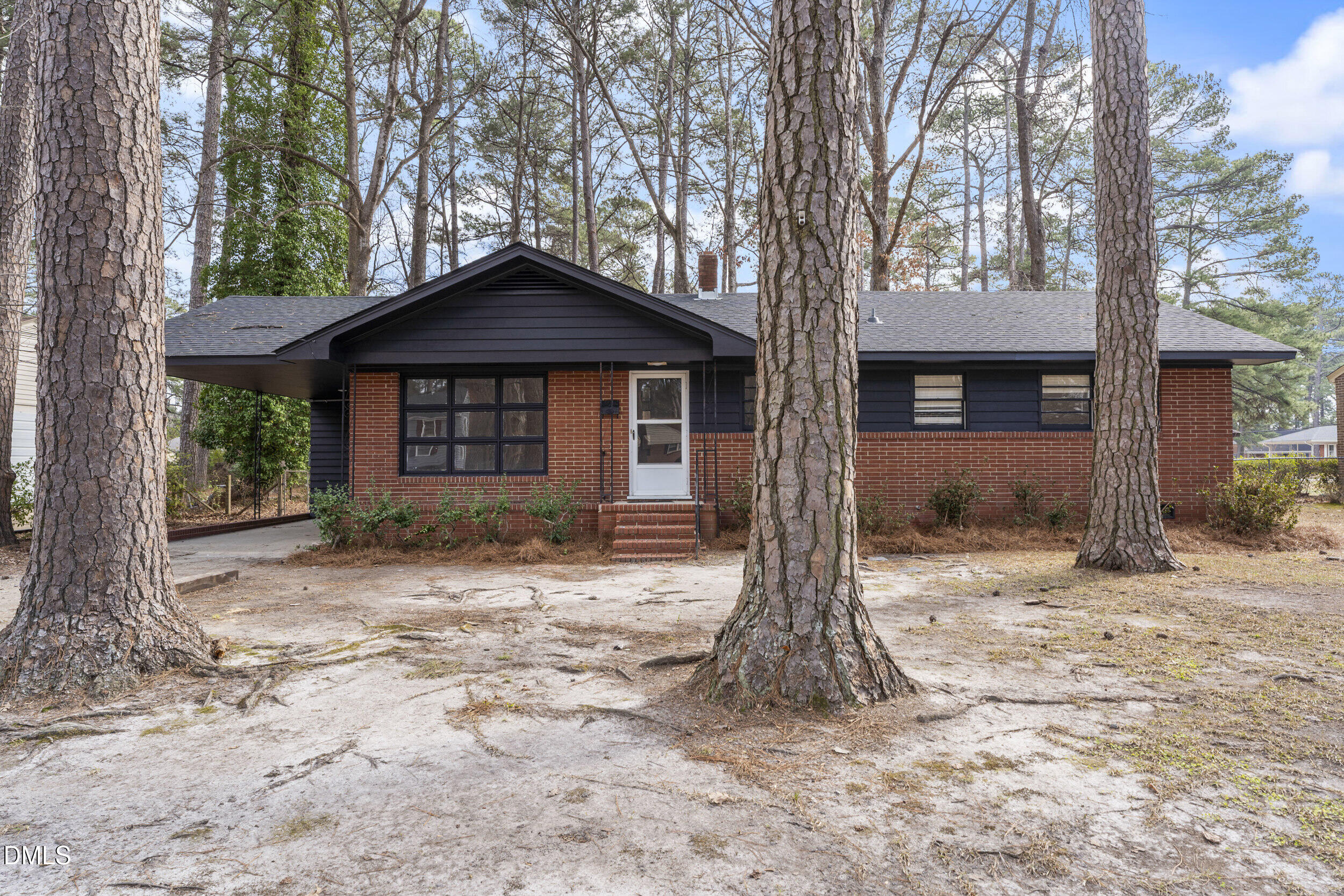 829 Burton Street Property Photo 1