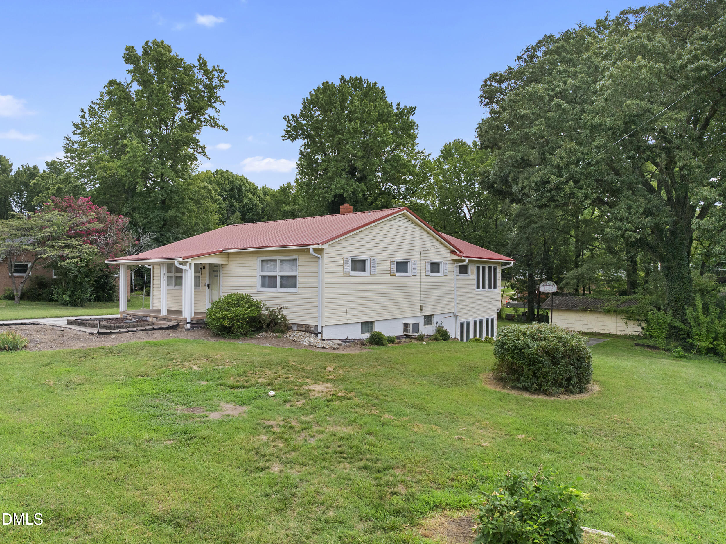 603 Duke Street Property Photo 5