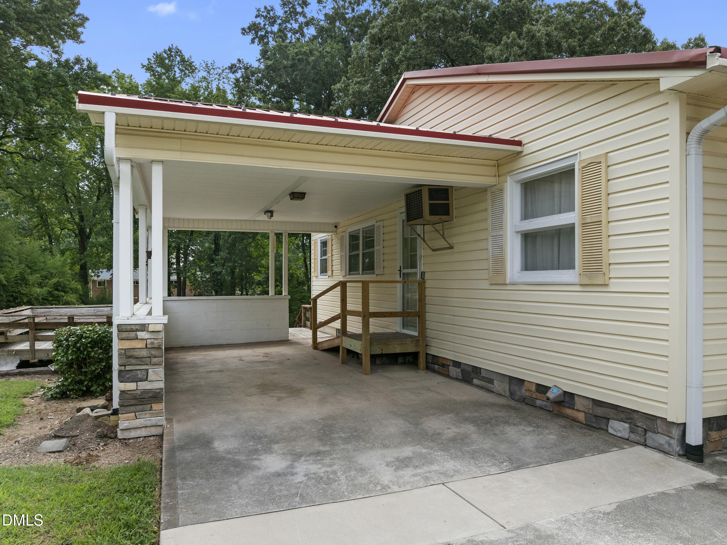 603 Duke Street Property Photo 9