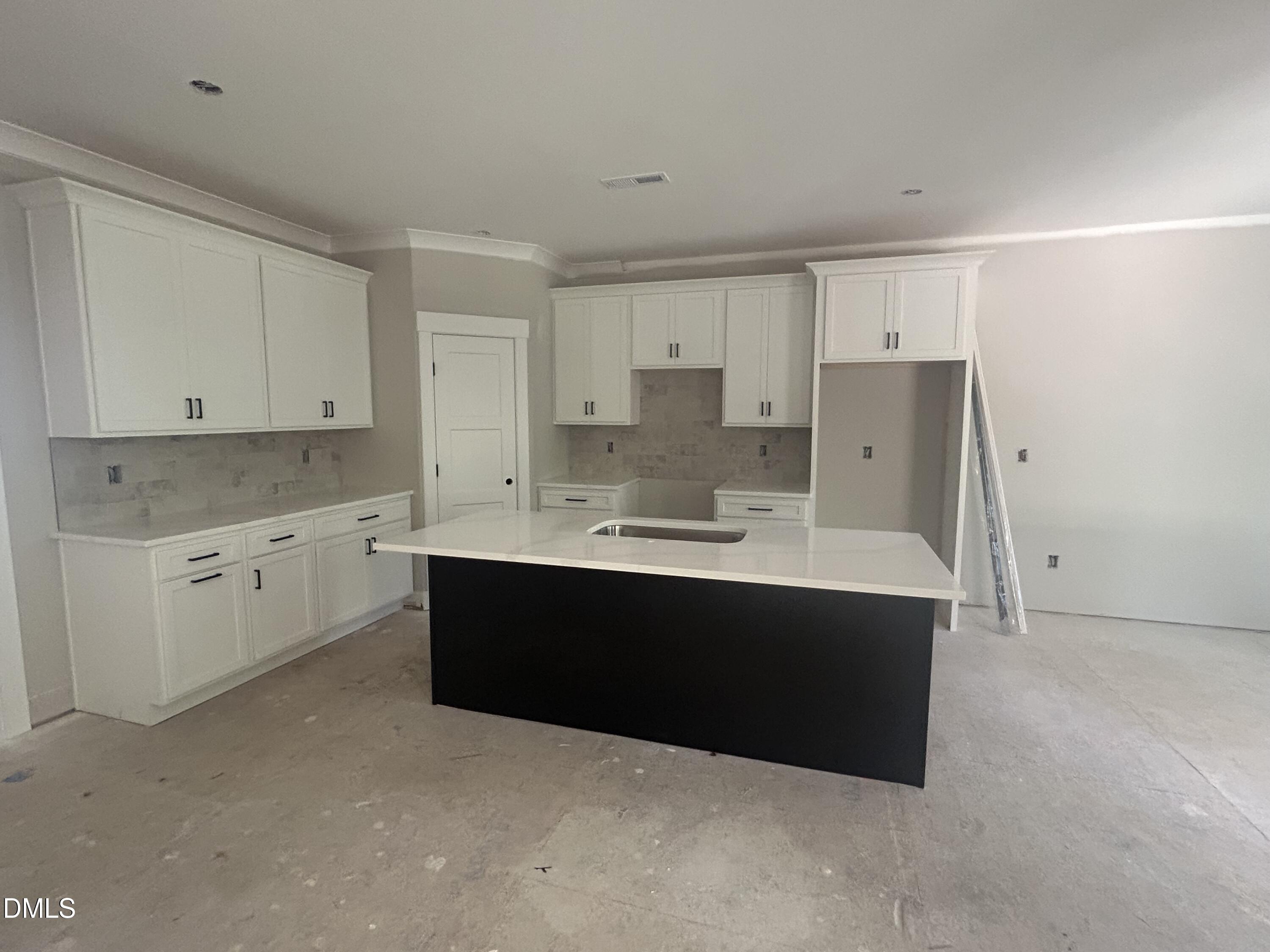 4515 Buckhorn Road Property Photo 3