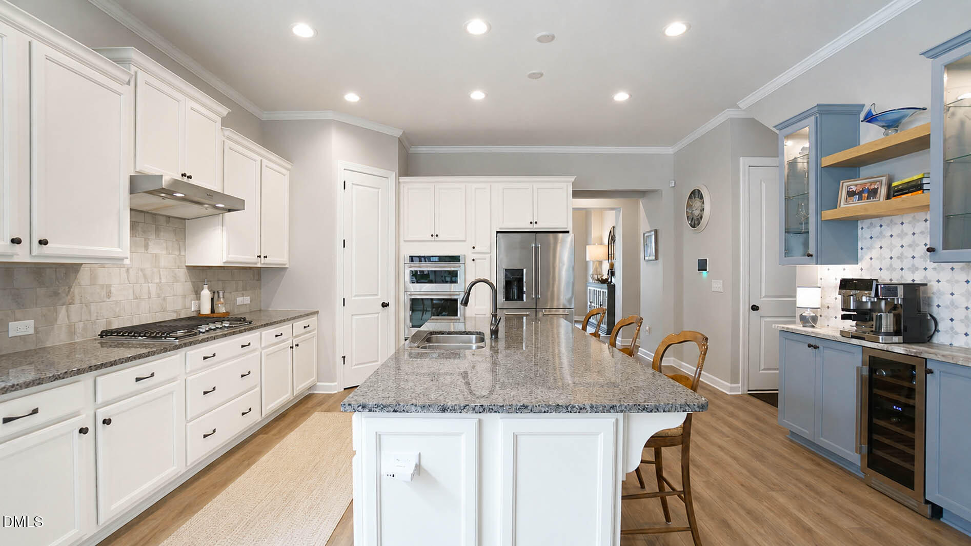 609 Lake Holding Street Property Photo 7