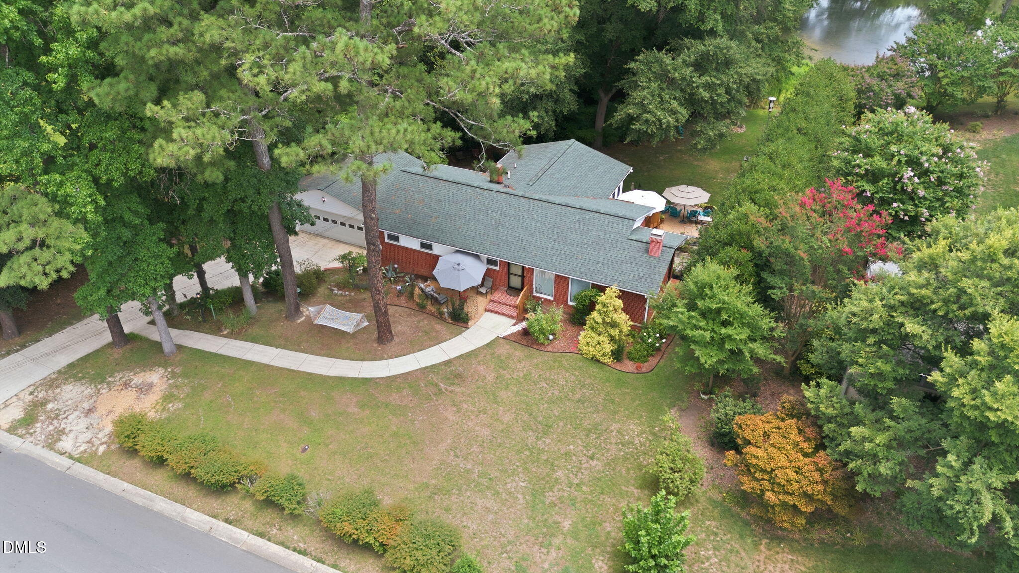 4013 Vesta Drive Property Photo 2