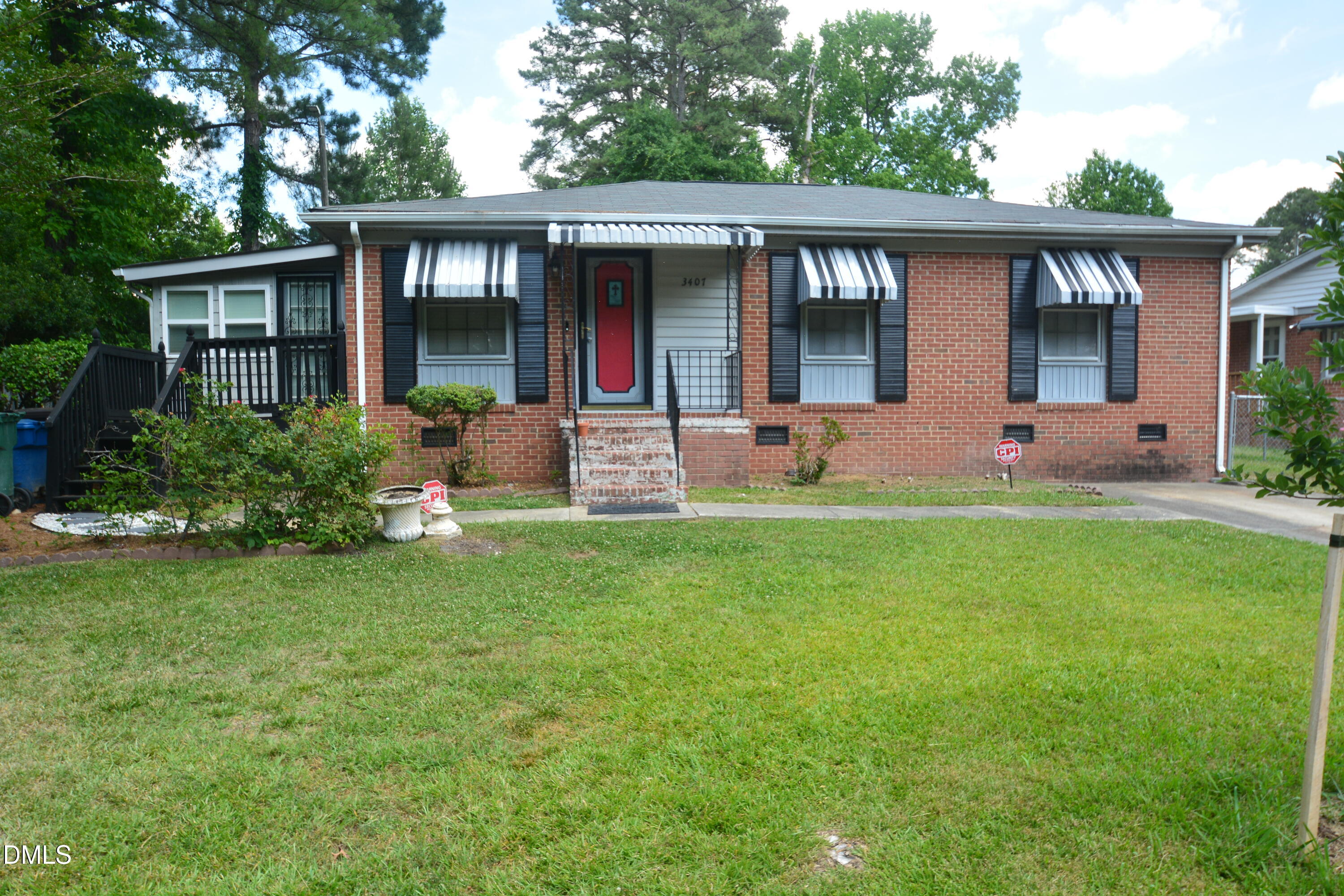 3407 Facade Property Photo 1